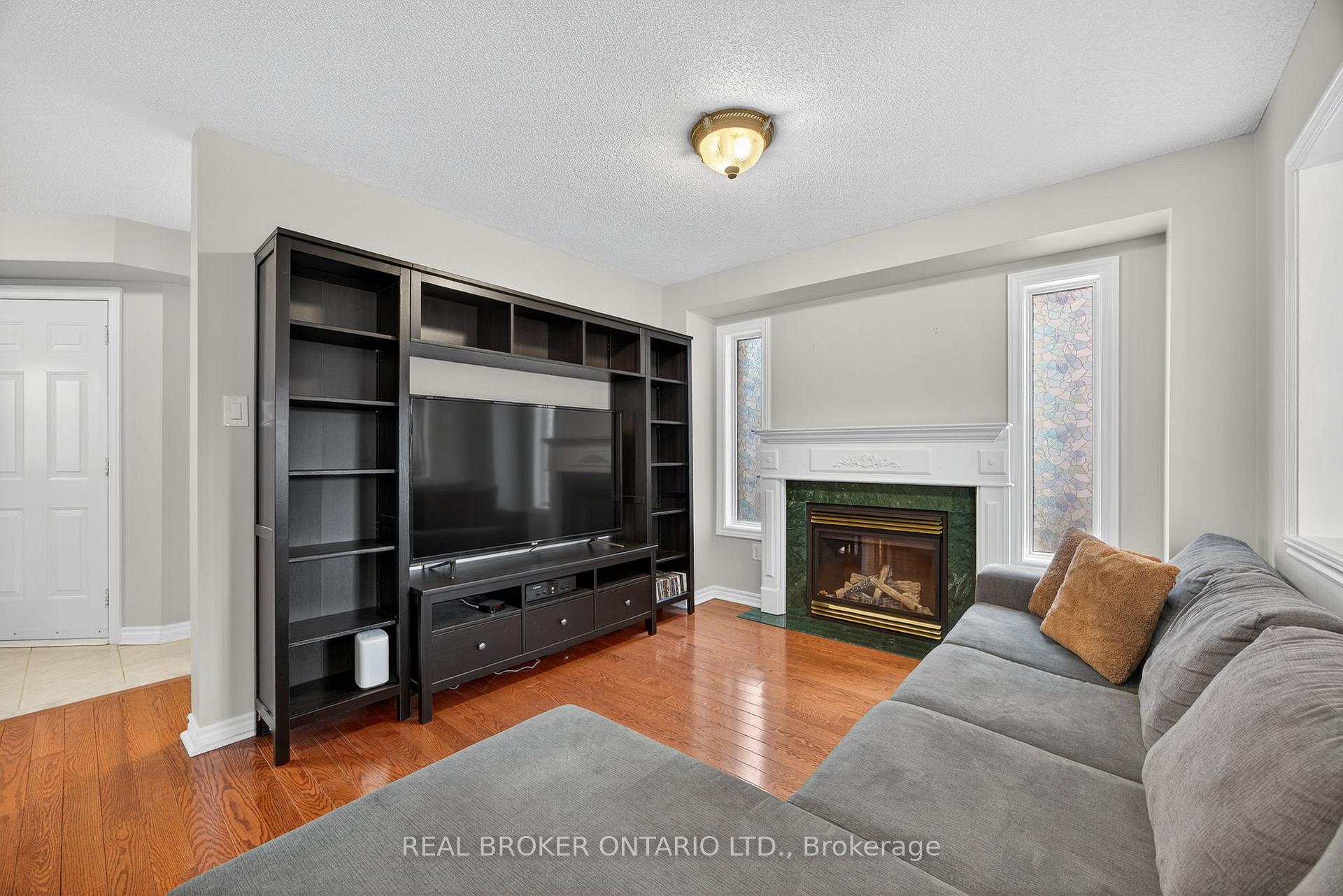 Photo 25 of 115 Birchwood Drive, Barrie, East Bayfield — HOMEH