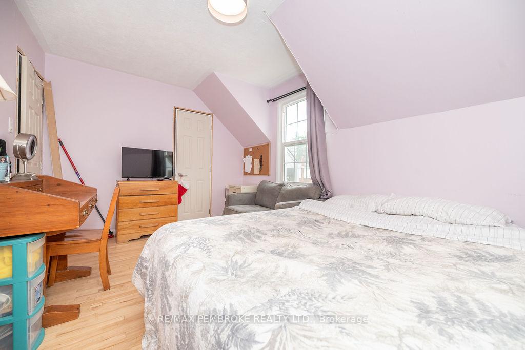 Photo 20 of 10 Wolfe Avenue, Deep River — HOMEH
