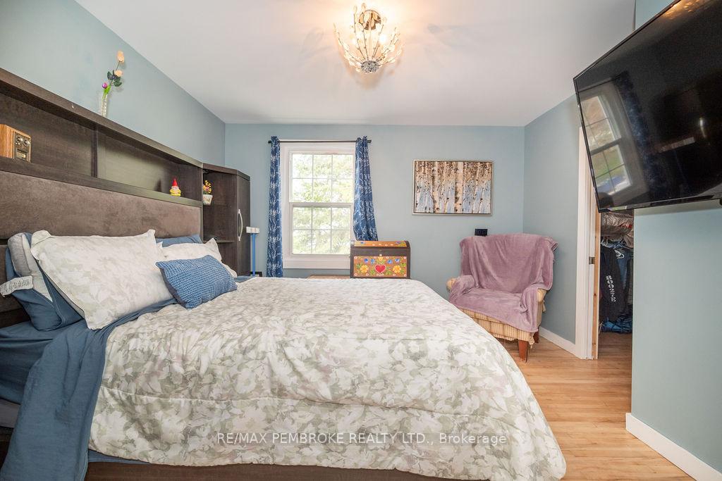 Photo 21 of 10 Wolfe Avenue, Deep River — HOMEH