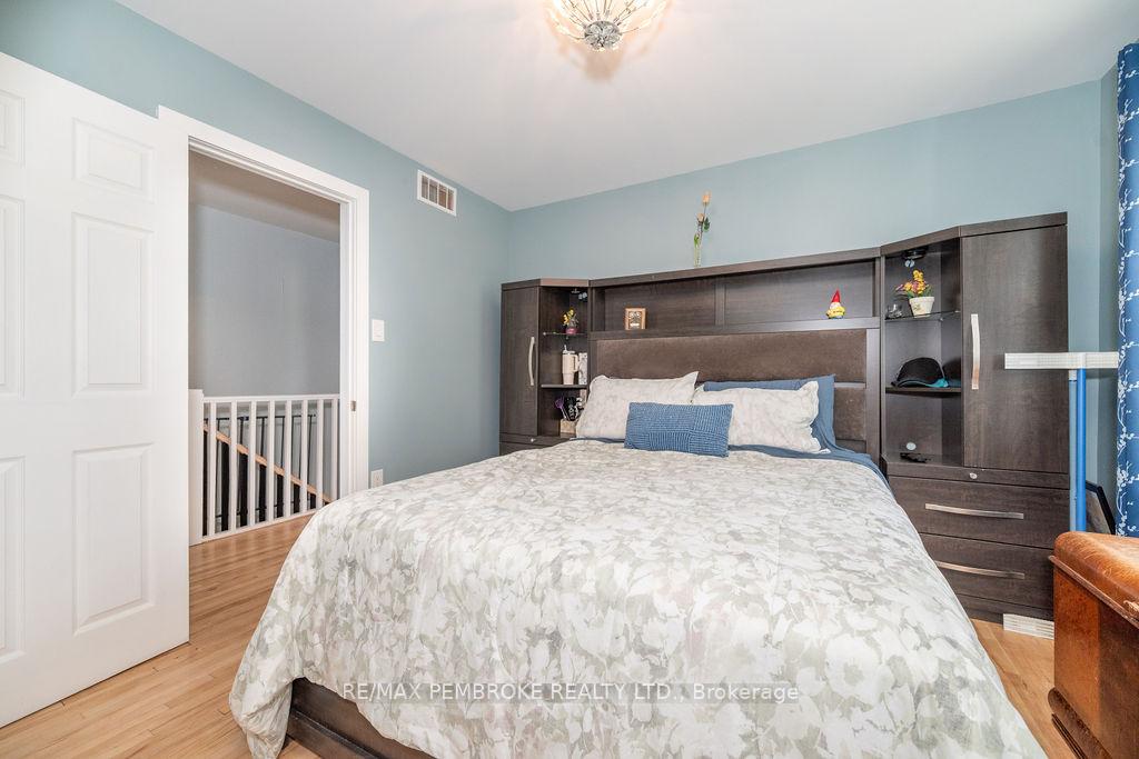 Photo 22 of 10 Wolfe Avenue, Deep River — HOMEH
