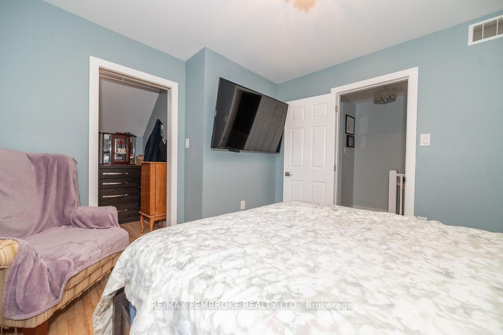 Photo 23 of 10 Wolfe Avenue, Deep River — HOMEH