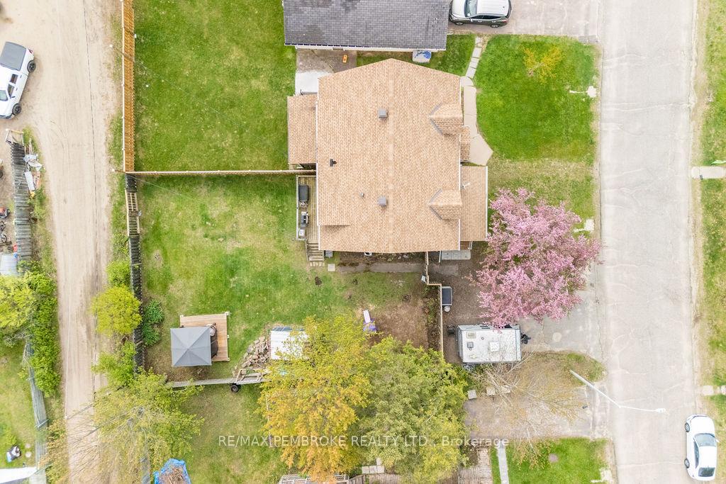 Photo 33 of 10 Wolfe Avenue, Deep River — HOMEH