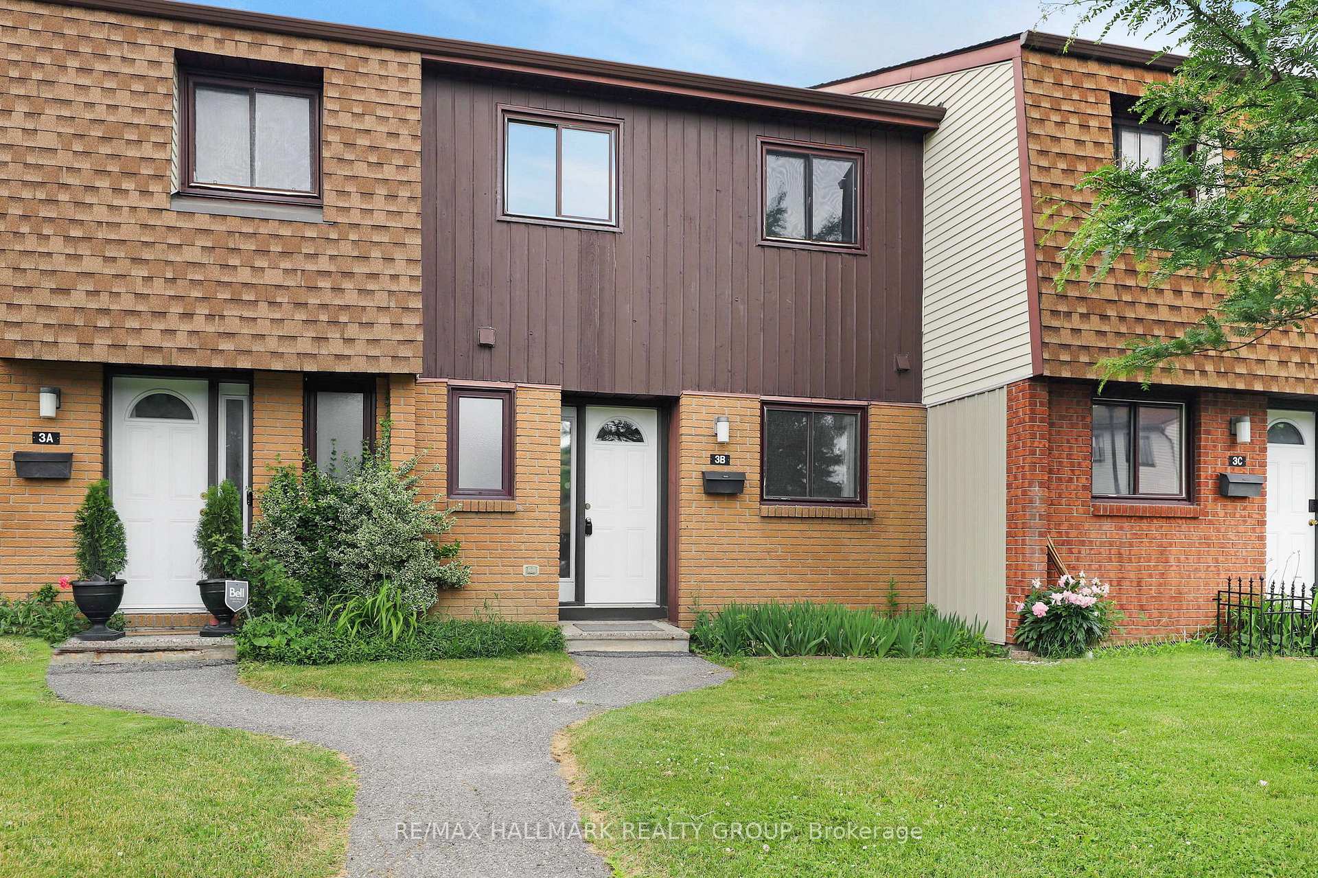 Photo 2 of 3B Woodvale Green, Ottawa, Craig Henry/Woodvale — HOMEH