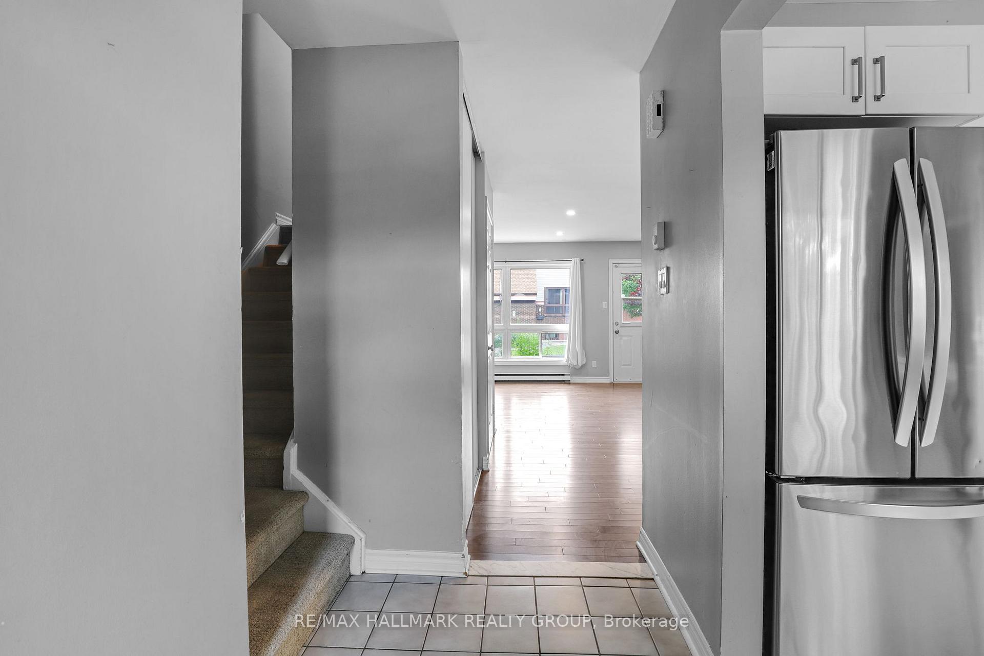 Photo 5 of 3B Woodvale Green, Ottawa, Craig Henry/Woodvale — HOMEH