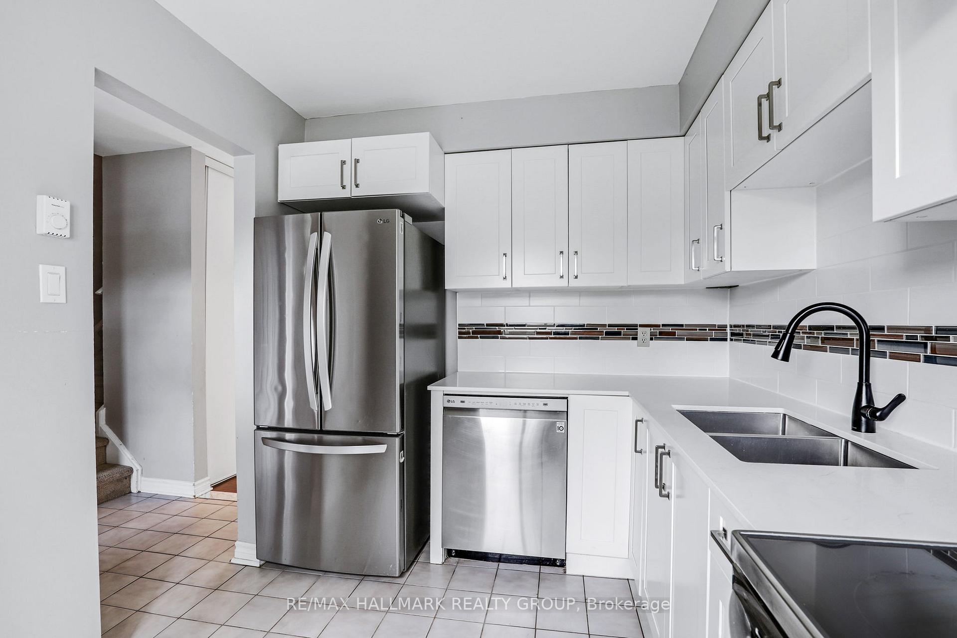 Photo 7 of 3B Woodvale Green, Ottawa, Craig Henry/Woodvale — HOMEH