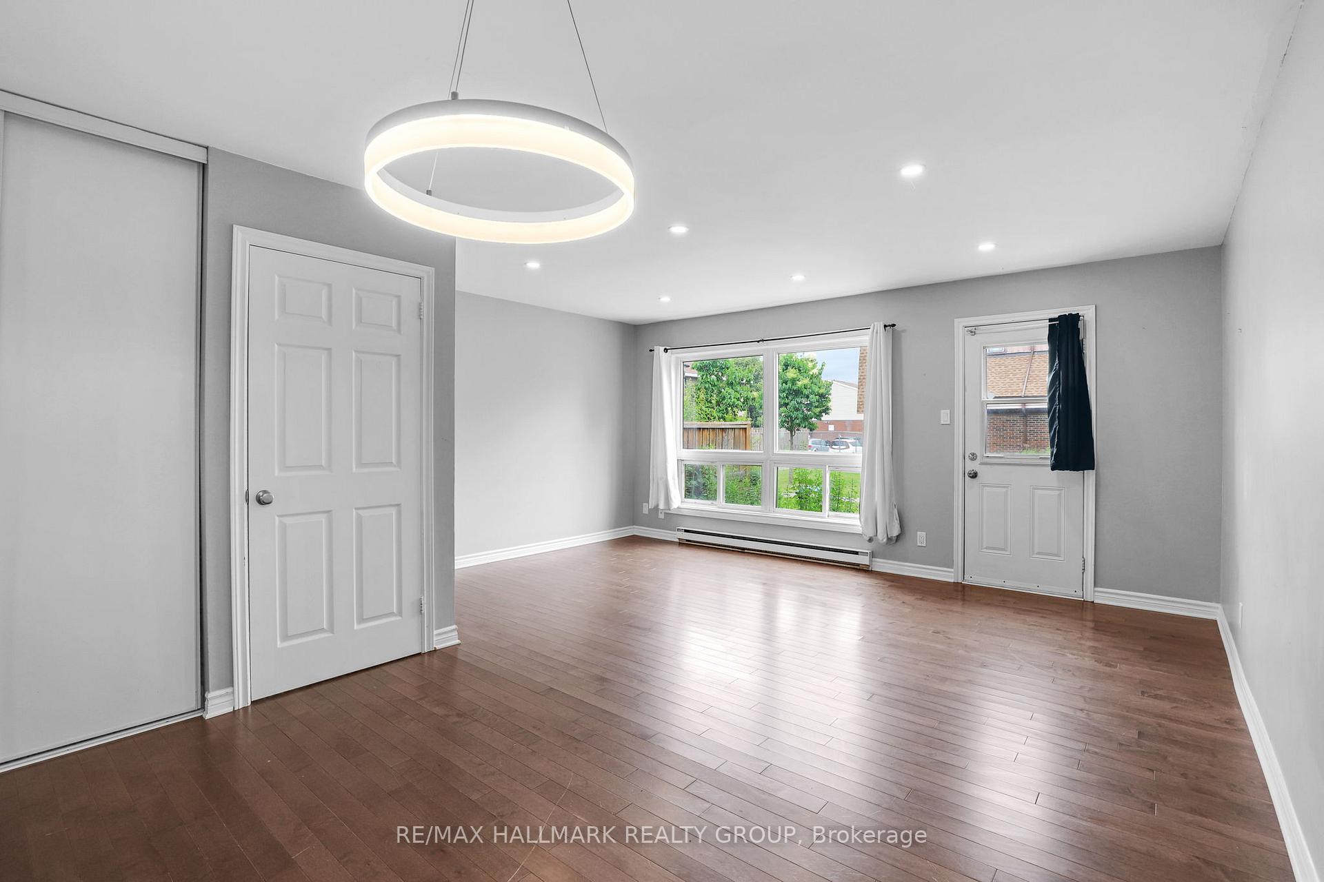 Photo 11 of 3B Woodvale Green, Ottawa, Craig Henry/Woodvale — HOMEH