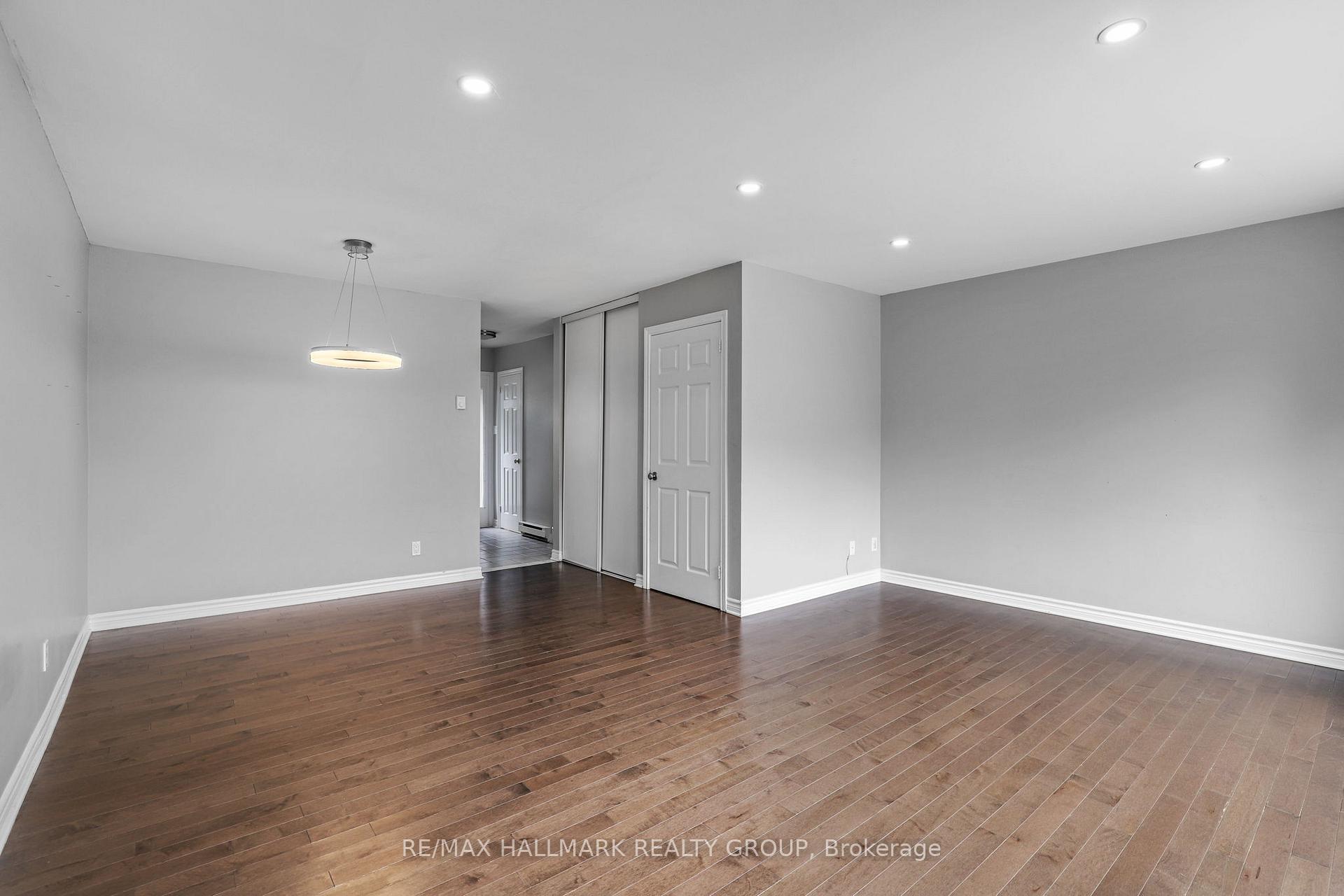 Photo 13 of 3B Woodvale Green, Ottawa, Craig Henry/Woodvale — HOMEH