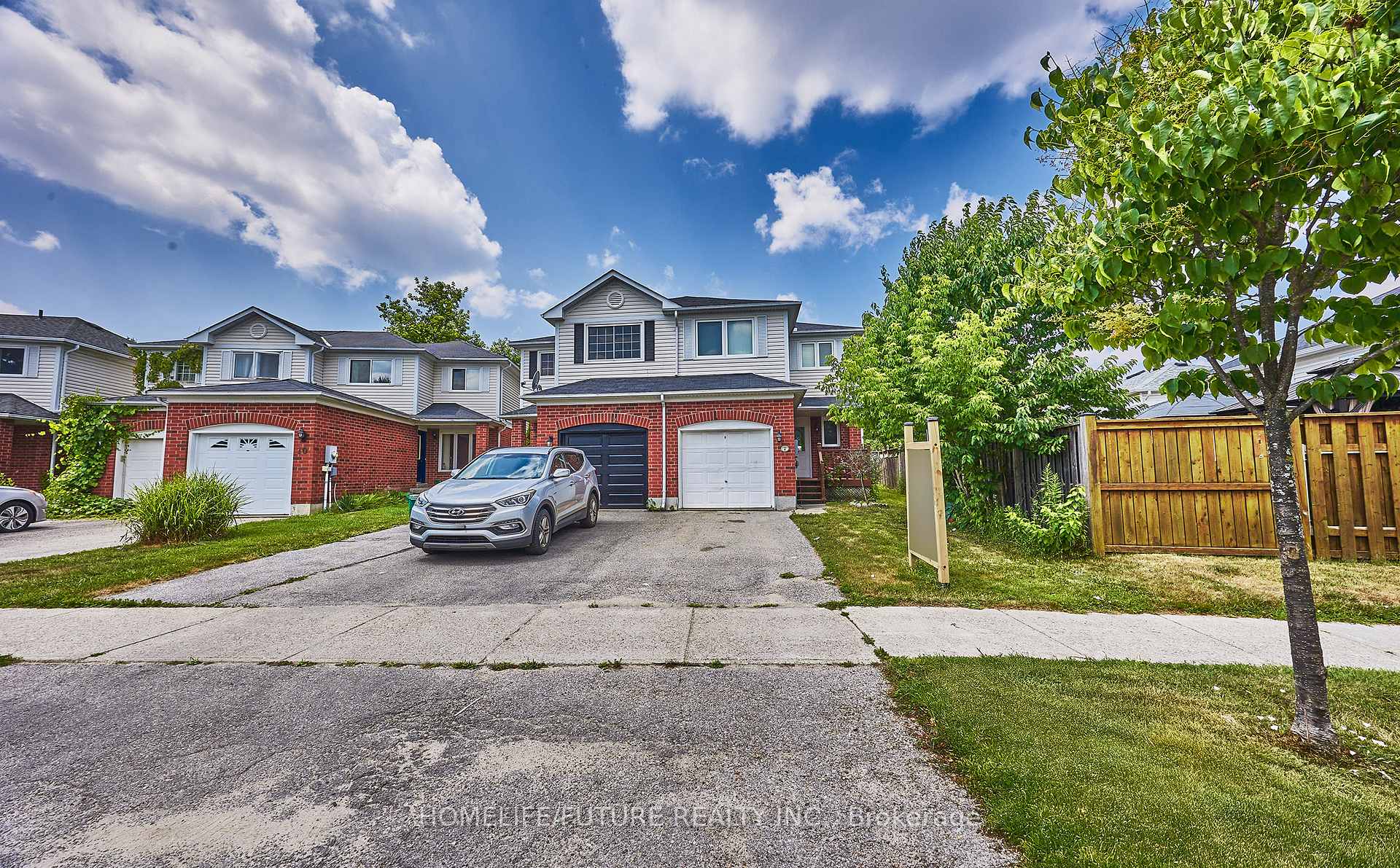 Photo 2 of 6 Pickett Crescent, Barrie, Painswick North — HOMEH