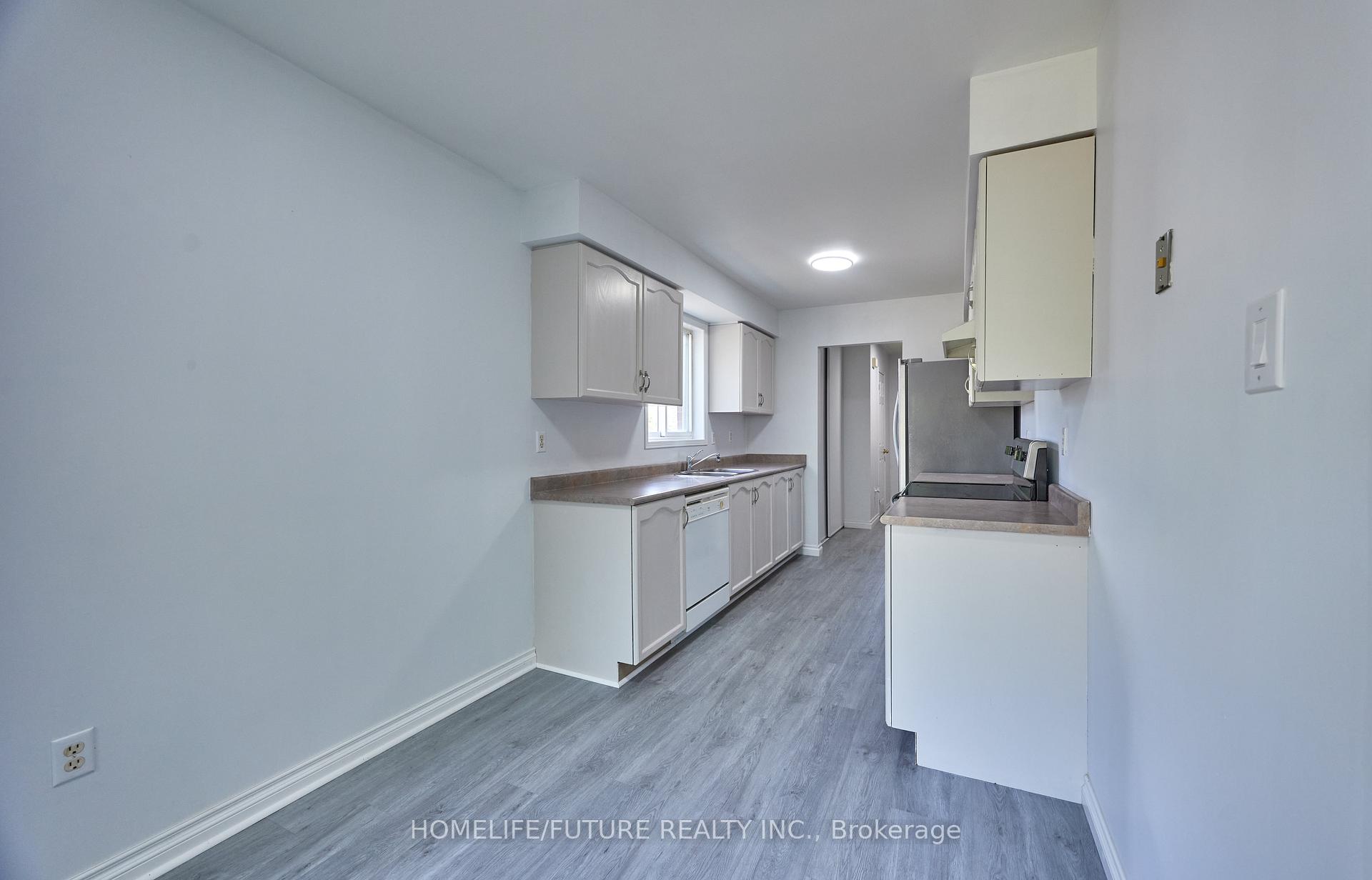 Photo 10 of 6 Pickett Crescent, Barrie, Painswick North — HOMEH