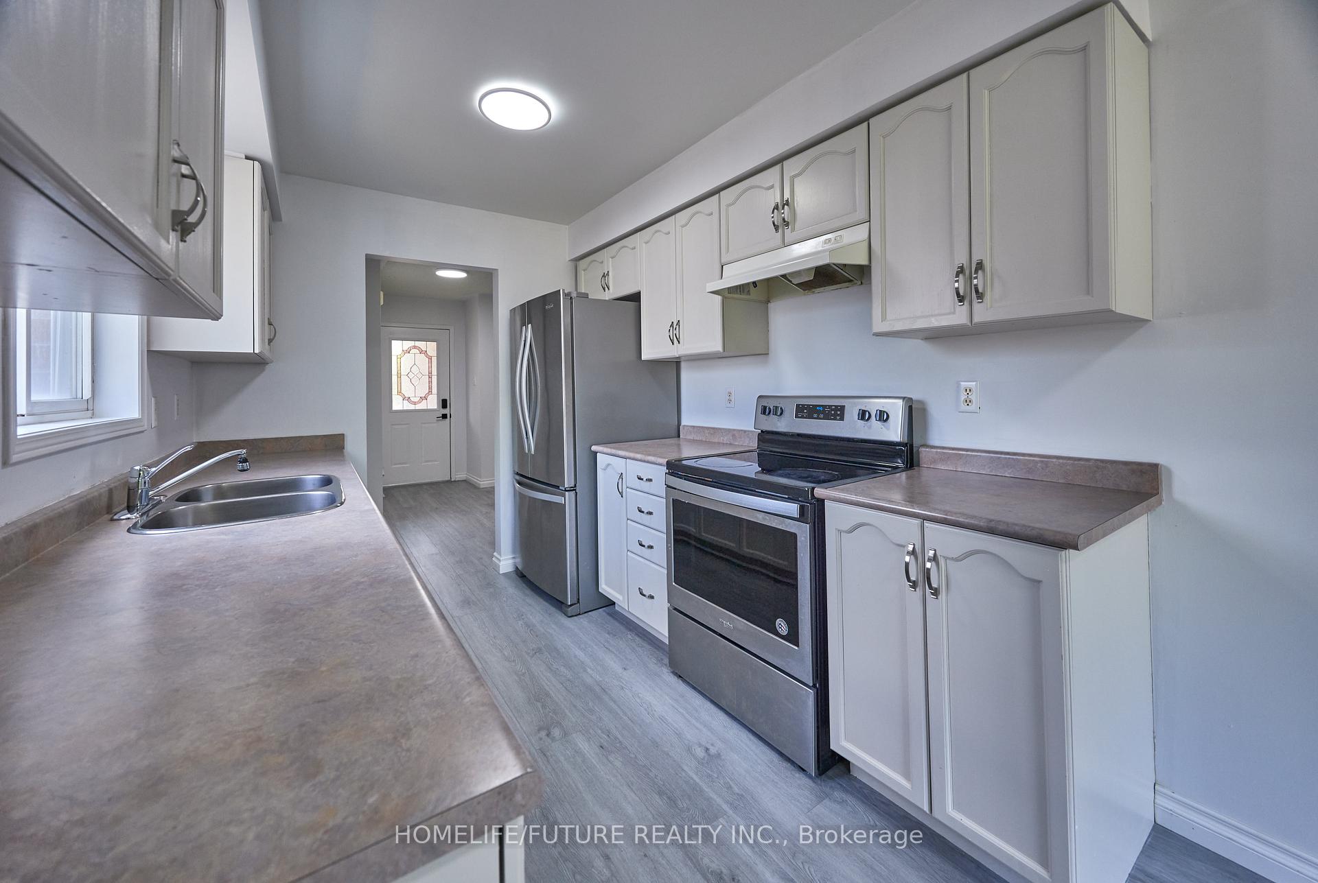 Photo 11 of 6 Pickett Crescent, Barrie, Painswick North — HOMEH