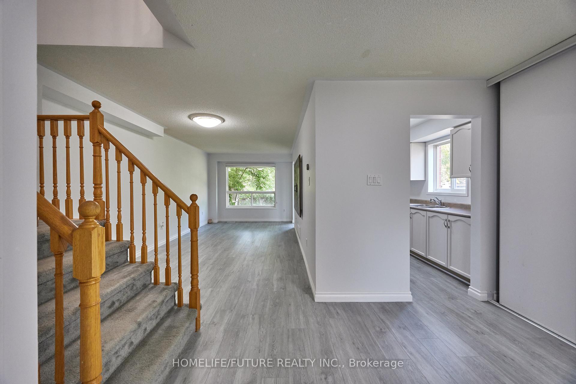 Photo 12 of 6 Pickett Crescent, Barrie, Painswick North — HOMEH