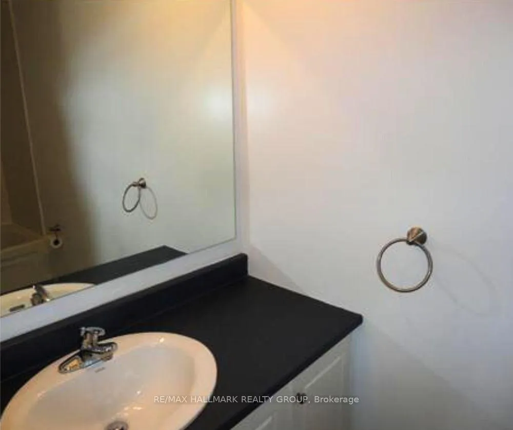 Photo 11 of 235 Ridgepark Private, Ottawa, Meadowlands/Crestview — HOMEH