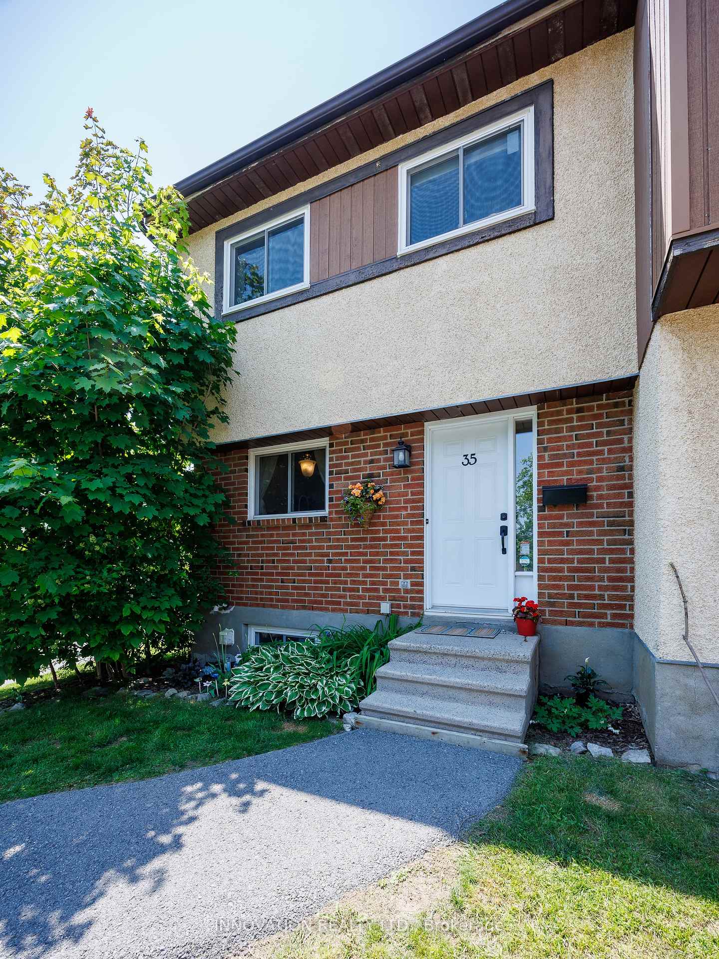 Photo 3 of Unit 44, 35 Bering Court, Ottawa, Kanata - Katimavik — HOMEH