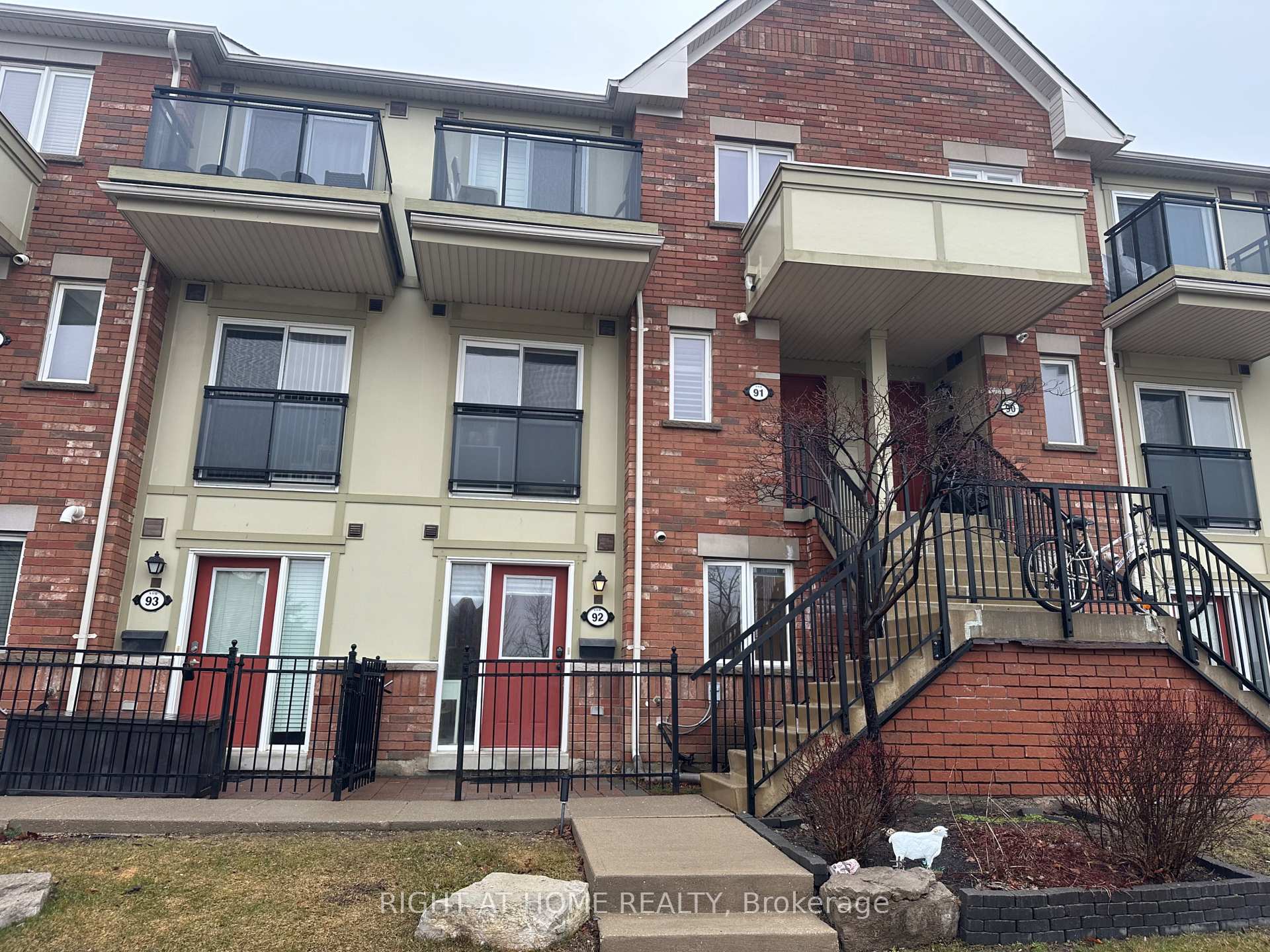 Front of Unit 92, 150 Chancery Road
