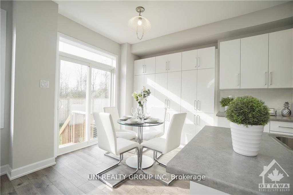 Photo 8 of 206 Geyser Place, Ottawa, Barrhaven - Hearts Desire — HOMEH