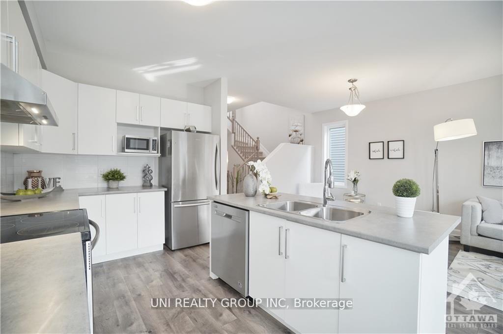 Photo 11 of 206 Geyser Place, Ottawa, Barrhaven - Hearts Desire — HOMEH