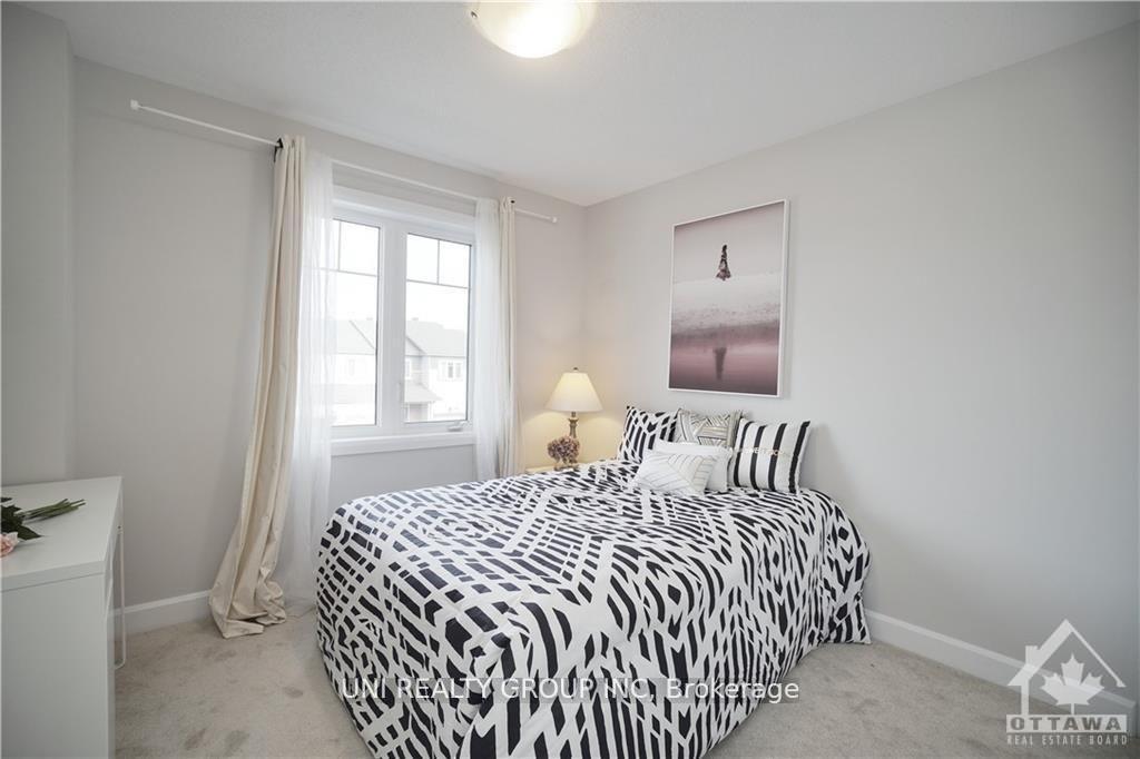 Photo 18 of 206 Geyser Place, Ottawa, Barrhaven - Hearts Desire — HOMEH