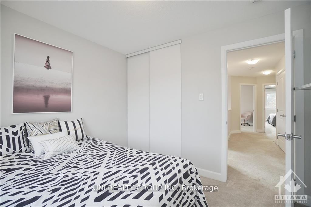 Photo 19 of 206 Geyser Place, Ottawa, Barrhaven - Hearts Desire — HOMEH