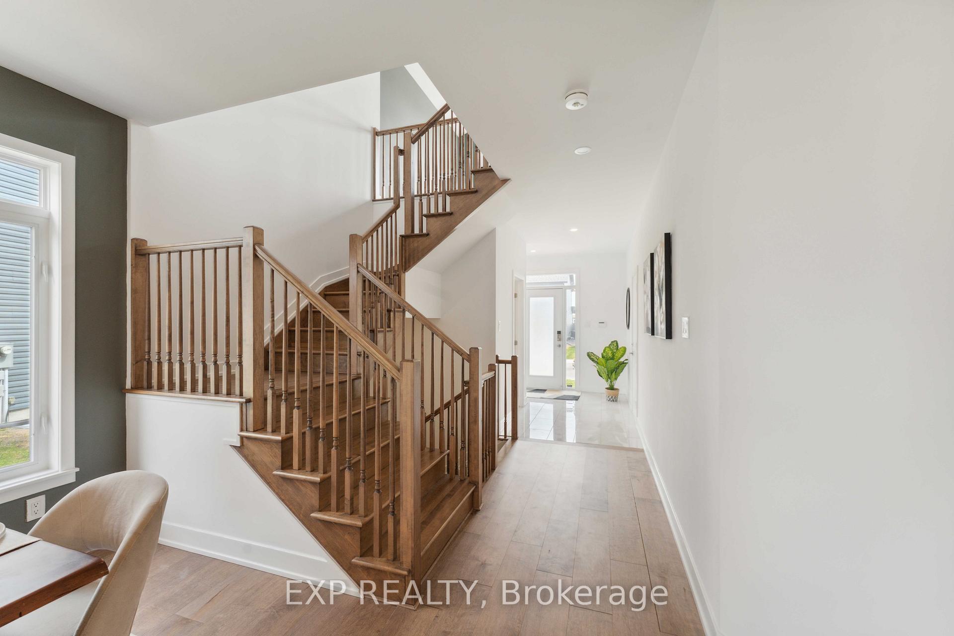 Photo 2 of 46 Andromeda Road, Ottawa, Riverside South/Gloucester Glen — HOMEH