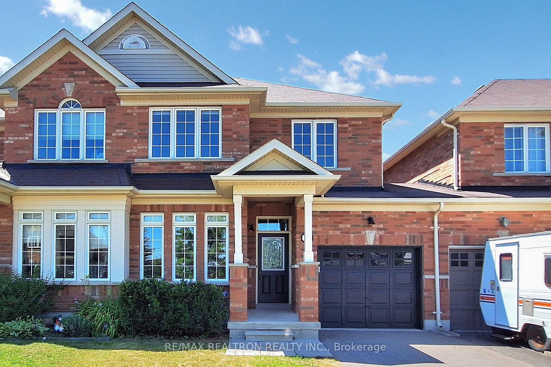 Photo 2 of 142 Laurendale Avenue, Georgina, Keswick South — HOMEH