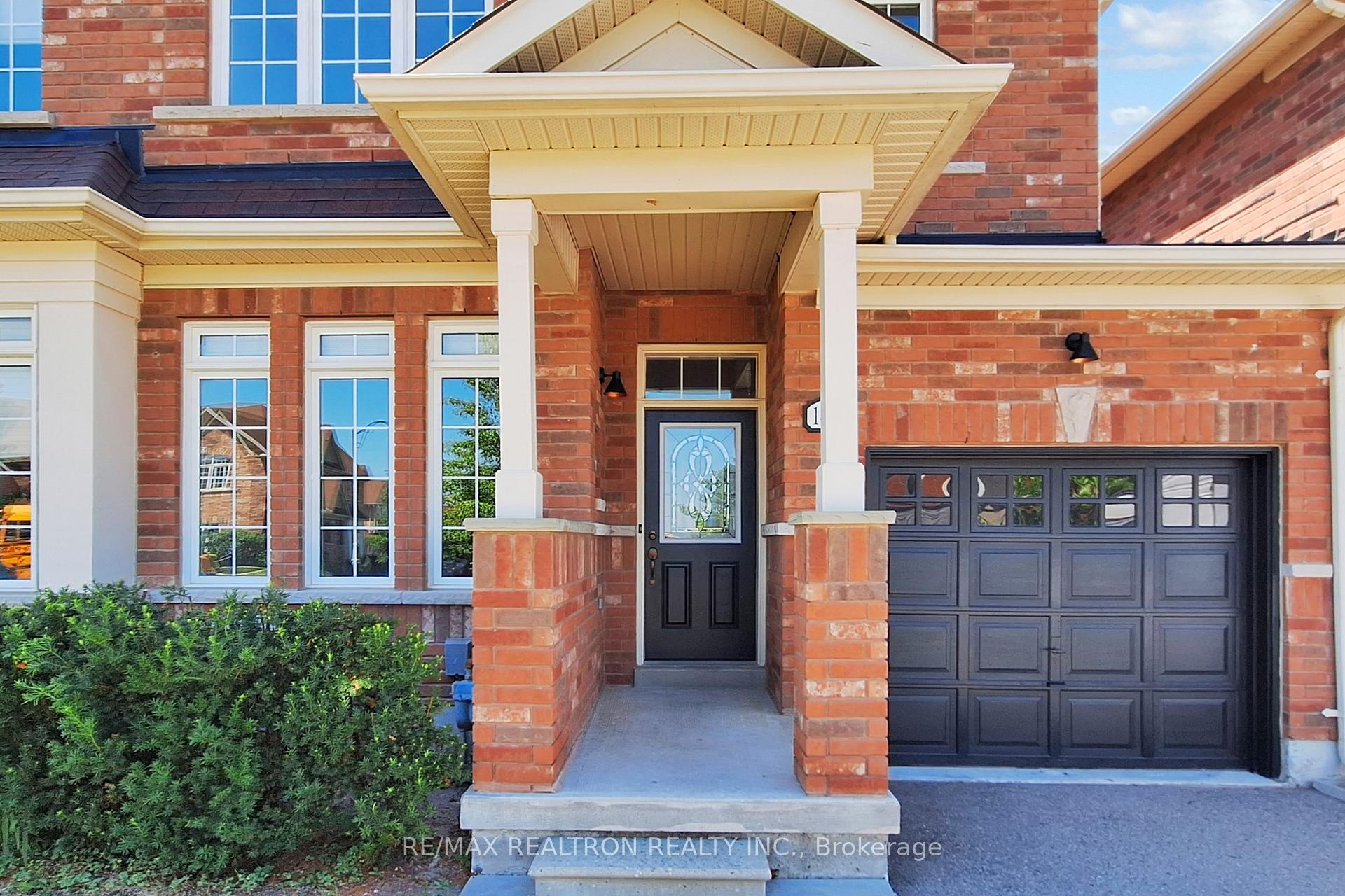 Photo 3 of 142 Laurendale Avenue, Georgina, Keswick South — HOMEH