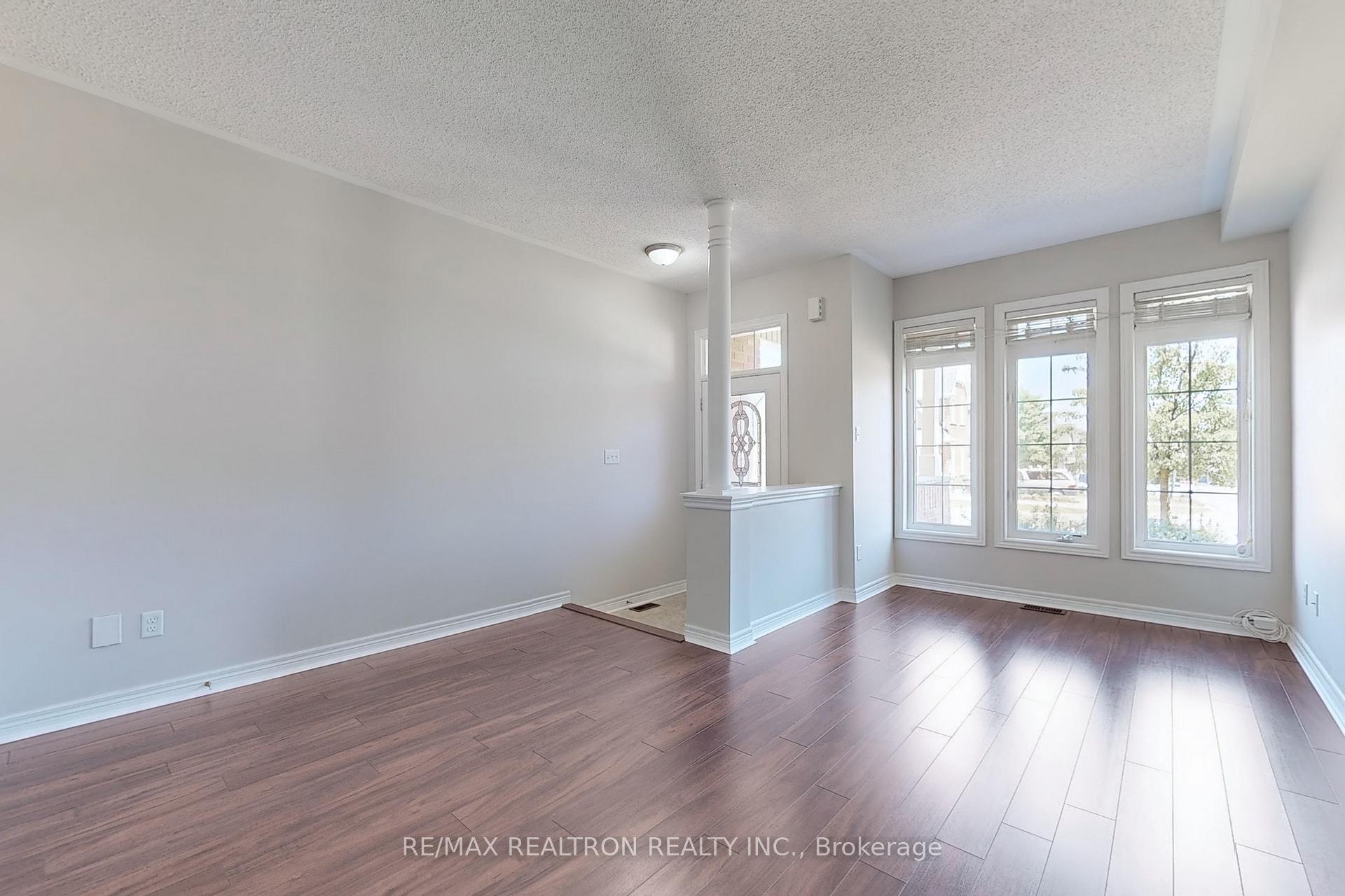 Photo 5 of 142 Laurendale Avenue, Georgina, Keswick South — HOMEH