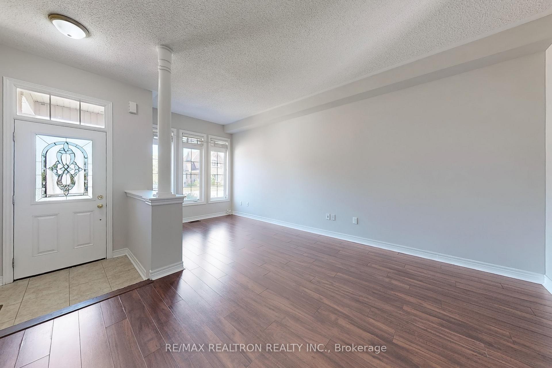 Photo 6 of 142 Laurendale Avenue, Georgina, Keswick South — HOMEH