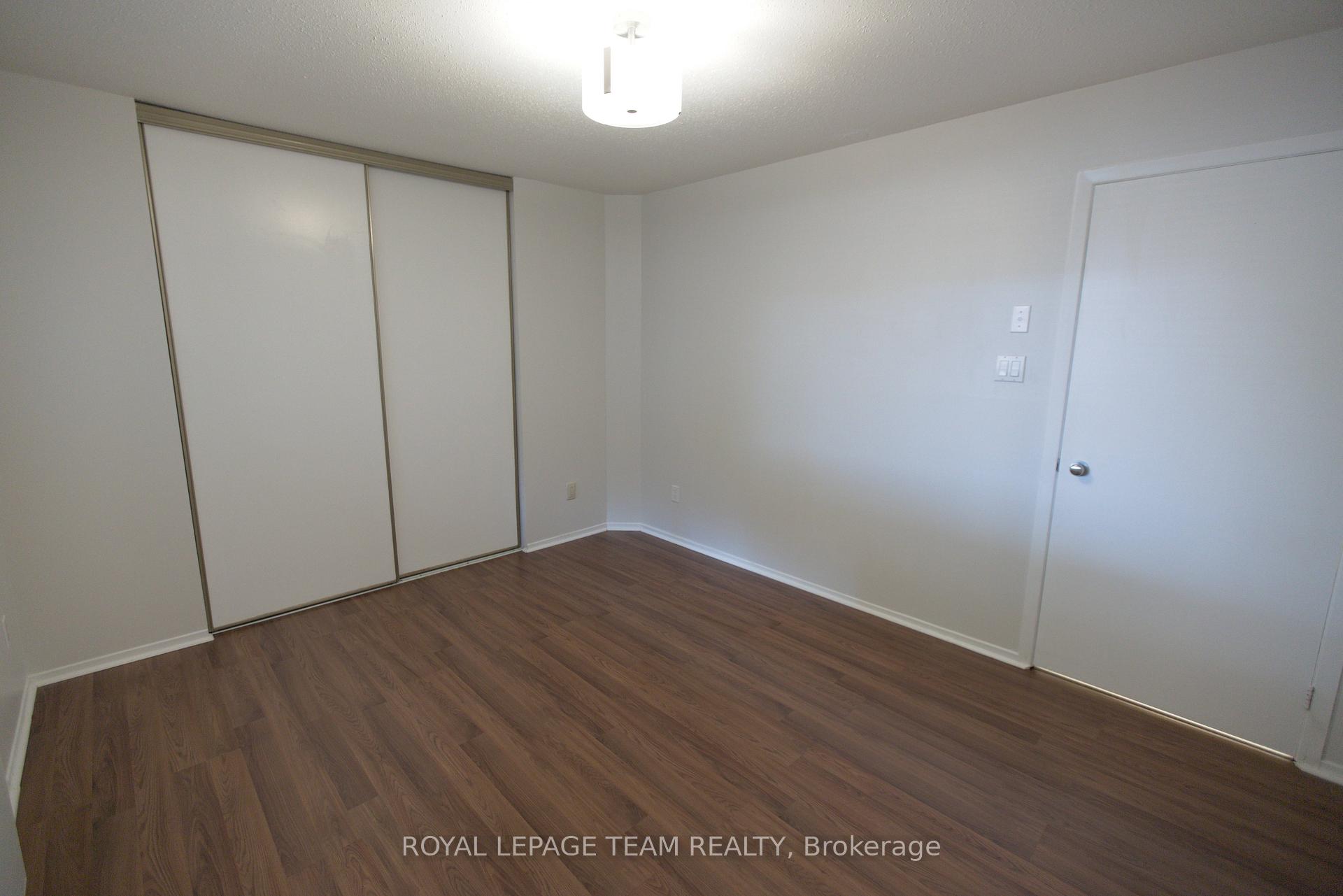Photo 8 of Unit 118, 260 Brittany Drive, Ottawa, Viscount Alexander Park — HOMEH