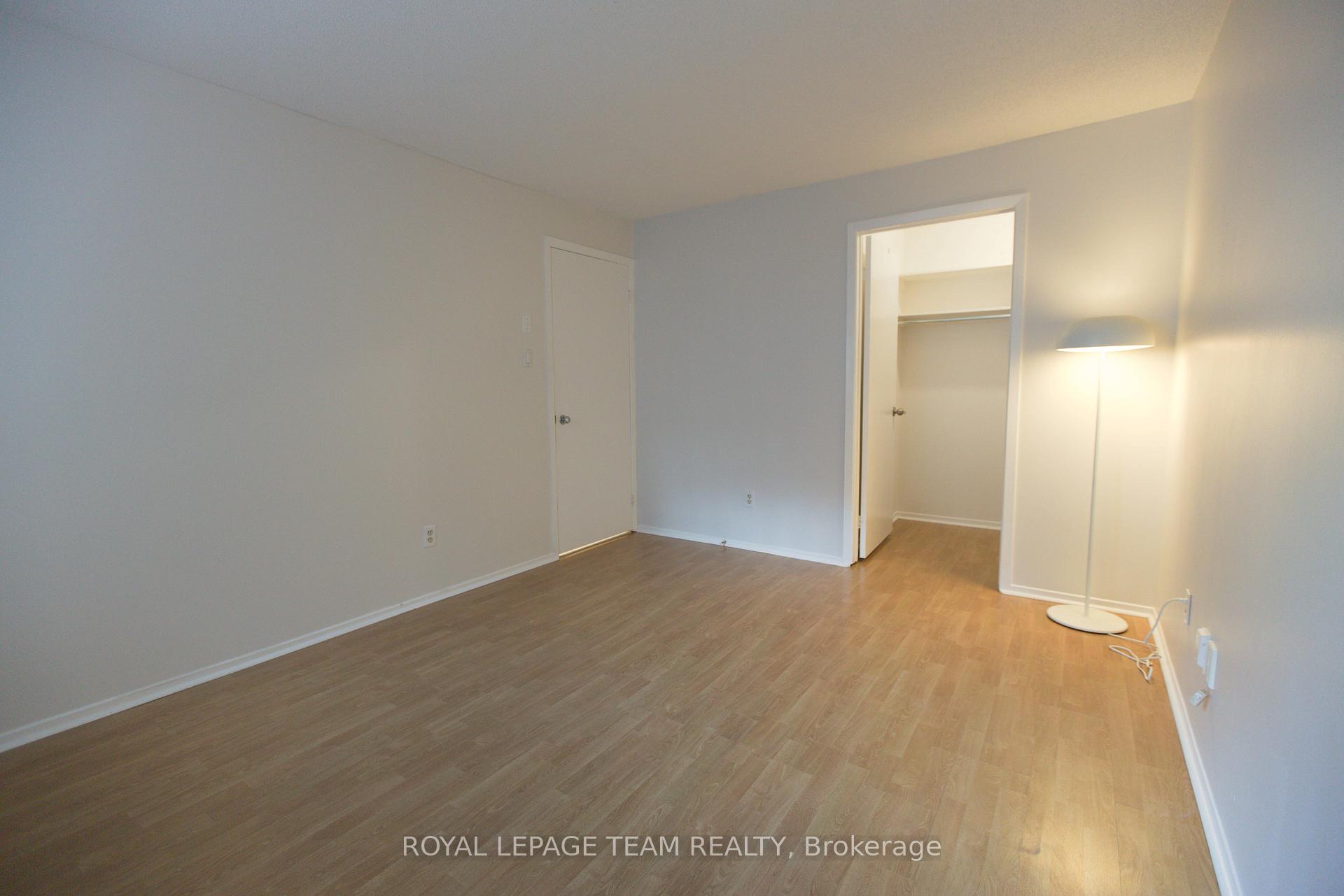 Photo 11 of Unit 118, 260 Brittany Drive, Ottawa, Viscount Alexander Park — HOMEH