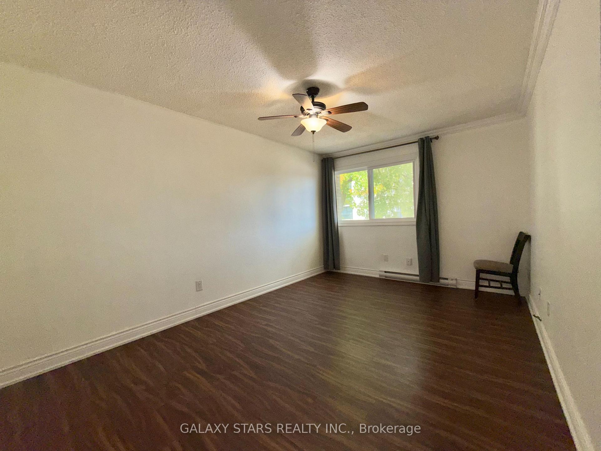 Photo 18 of Unit 21, 145 Milestone Crescent, Aurora, Aurora Village — HOMEH