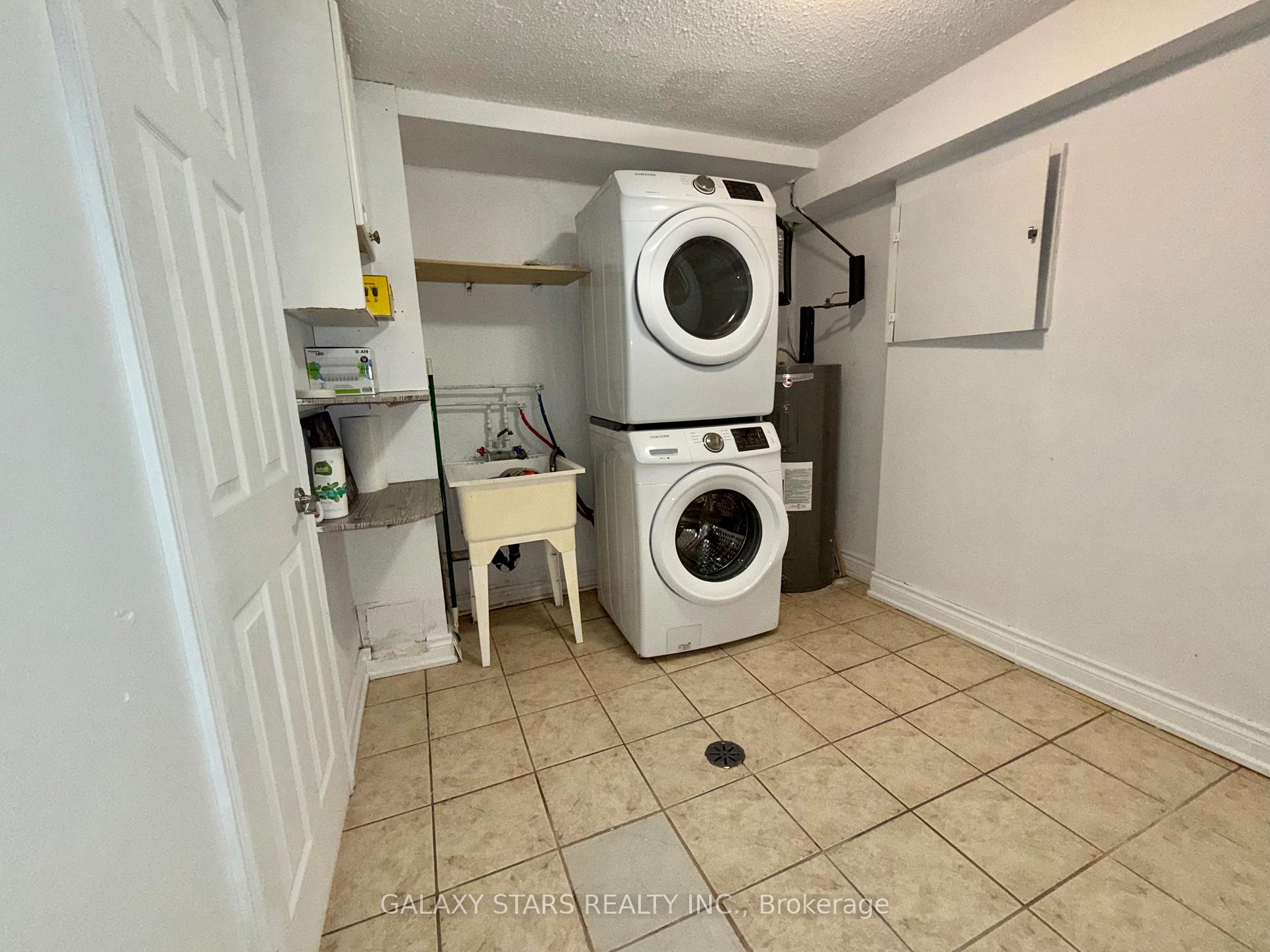 Photo 24 of Unit 21, 145 Milestone Crescent, Aurora, Aurora Village — HOMEH