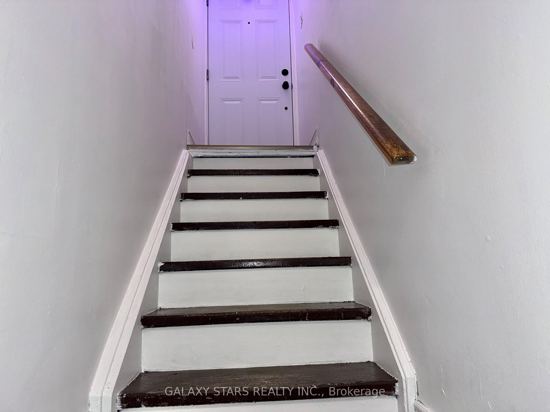 Photo 25 of Unit 21, 145 Milestone Crescent, Aurora, Aurora Village — HOMEH