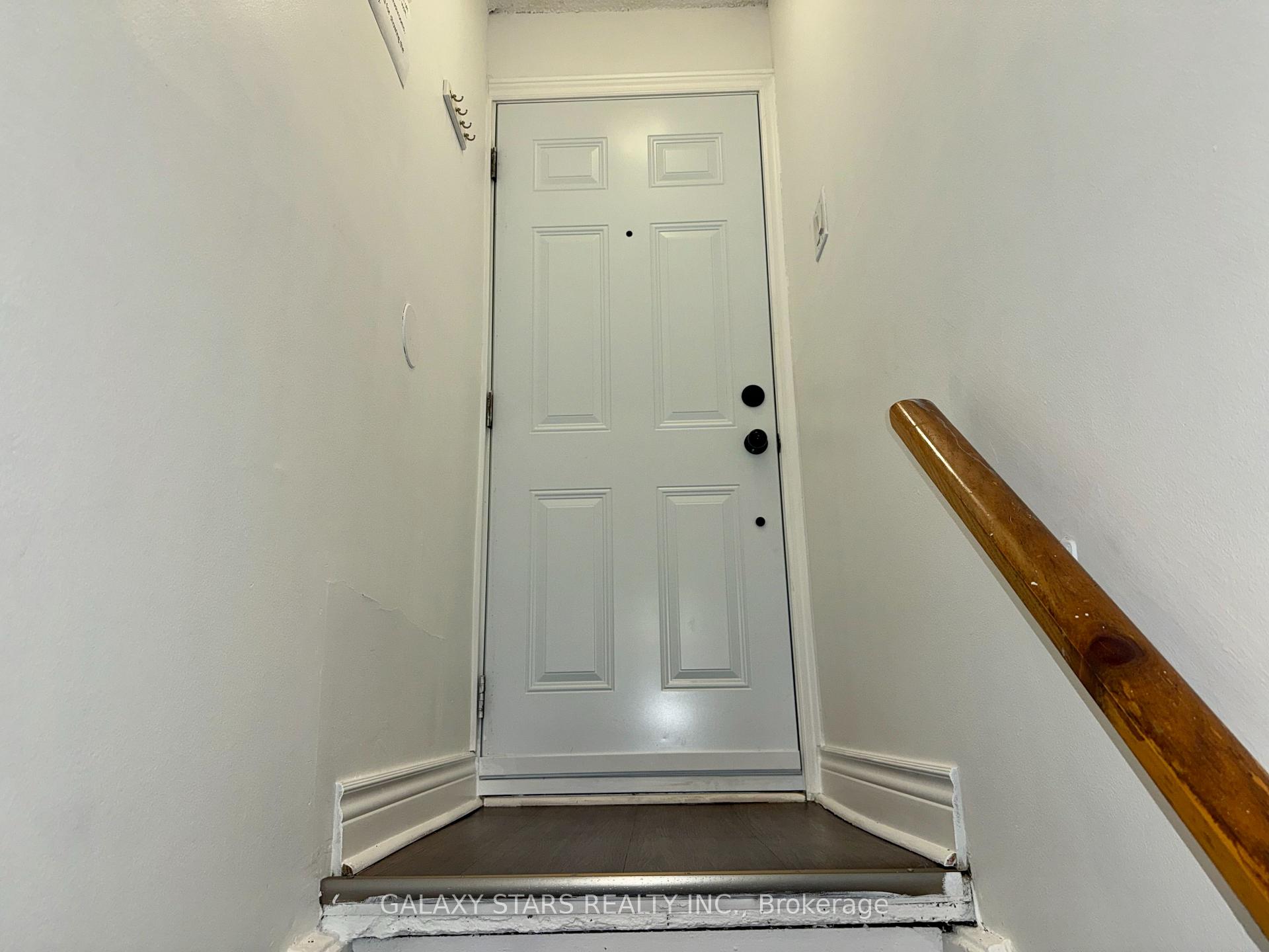 Photo 26 of Unit 21, 145 Milestone Crescent, Aurora, Aurora Village — HOMEH