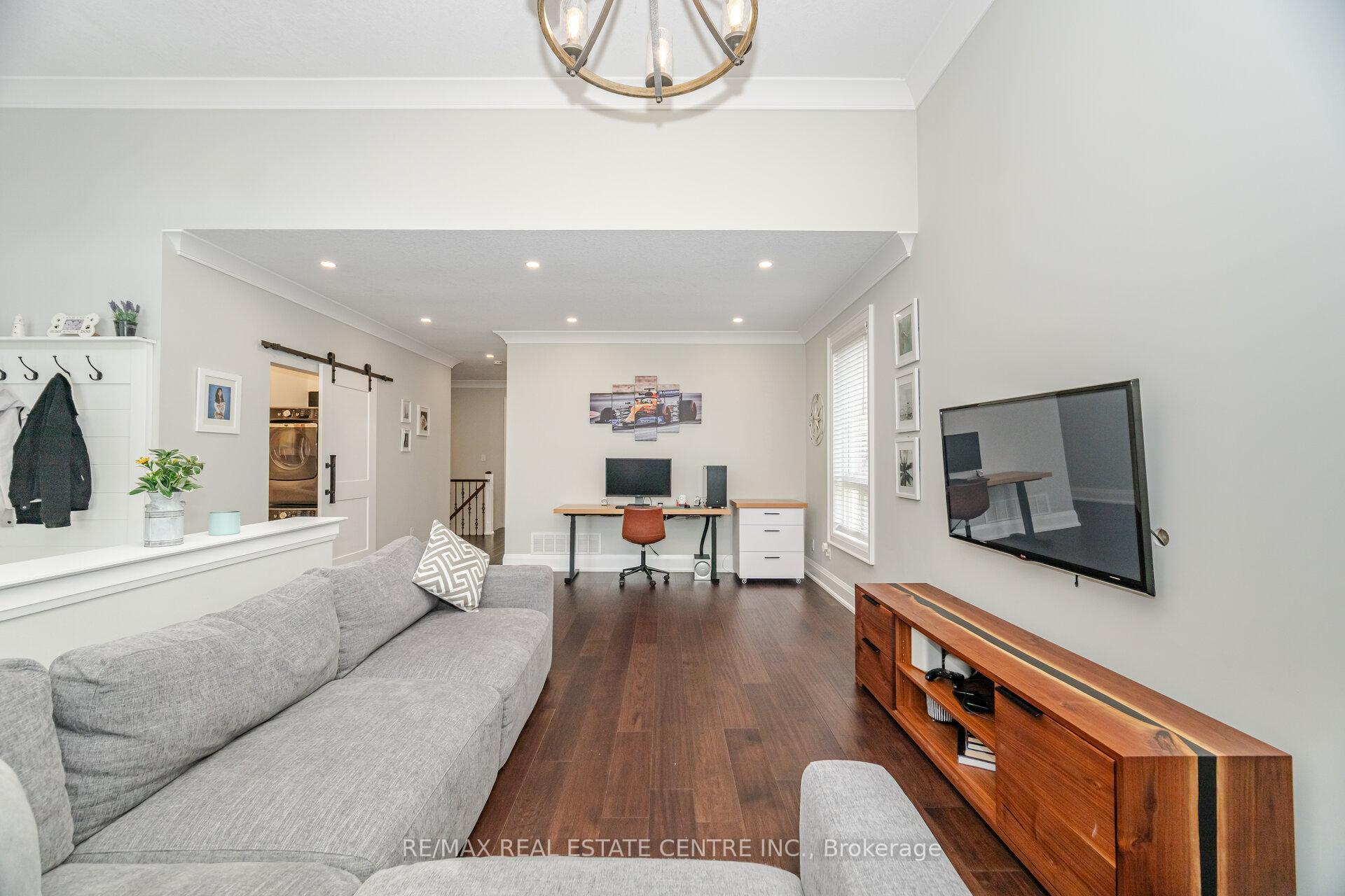 Photo 10 of 47 Regalia Way, Barrie, Innis-Shore — HOMEH