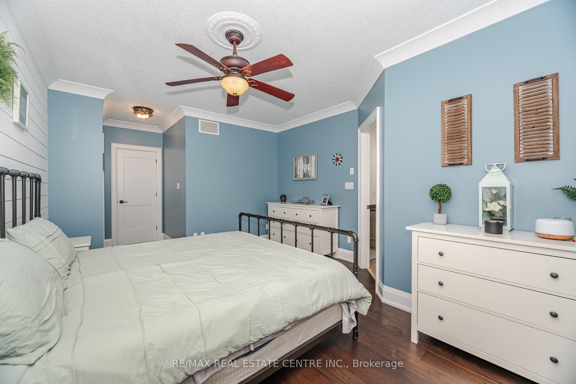 Photo 22 of 47 Regalia Way, Barrie, Innis-Shore — HOMEH