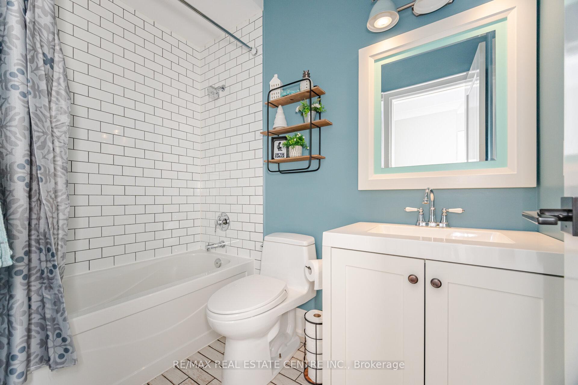 Photo 28 of 47 Regalia Way, Barrie, Innis-Shore — HOMEH