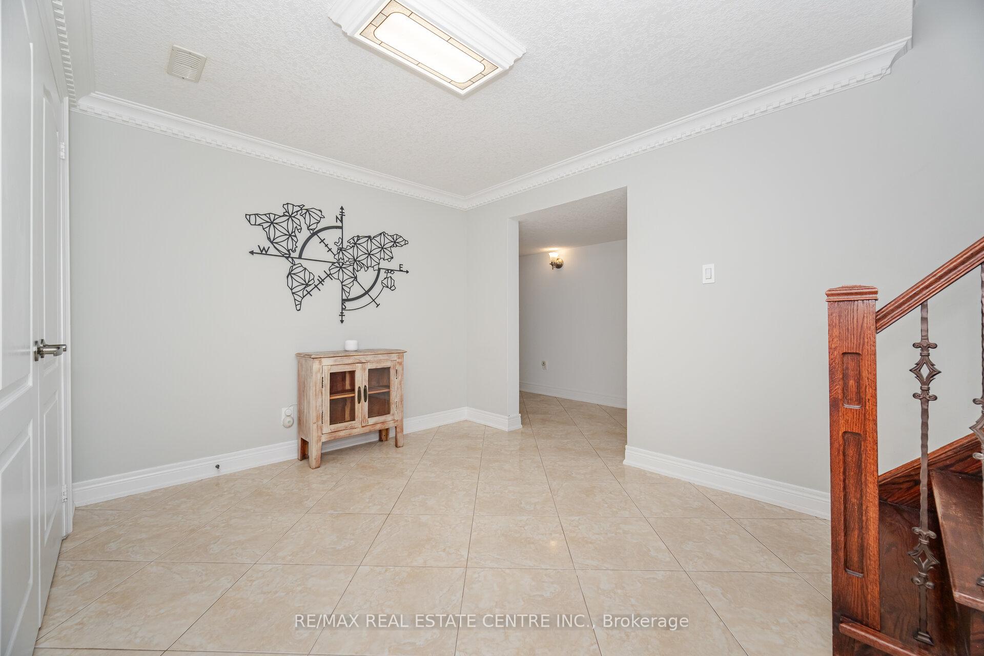Photo 31 of 47 Regalia Way, Barrie, Innis-Shore — HOMEH