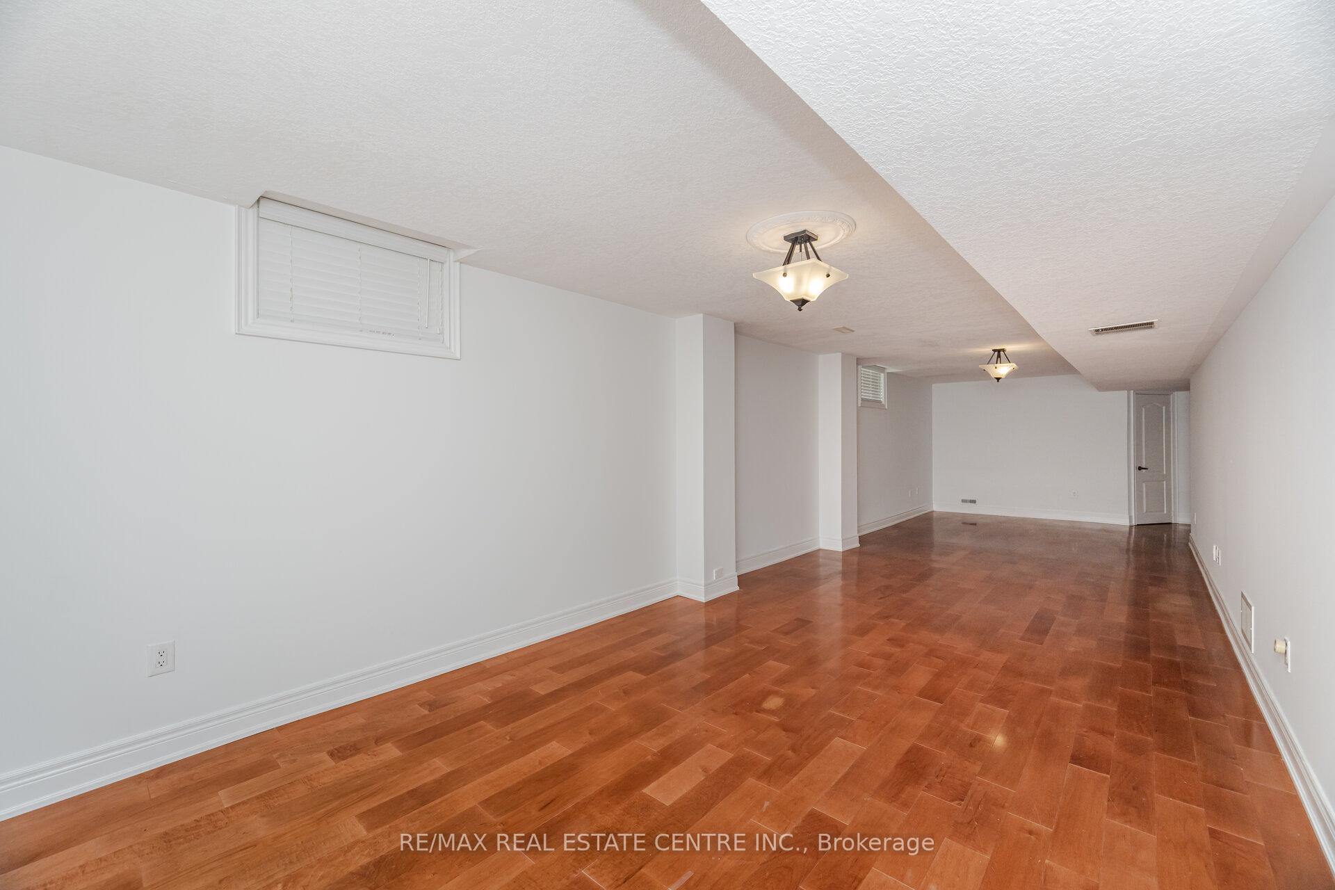 Photo 33 of 47 Regalia Way, Barrie, Innis-Shore — HOMEH