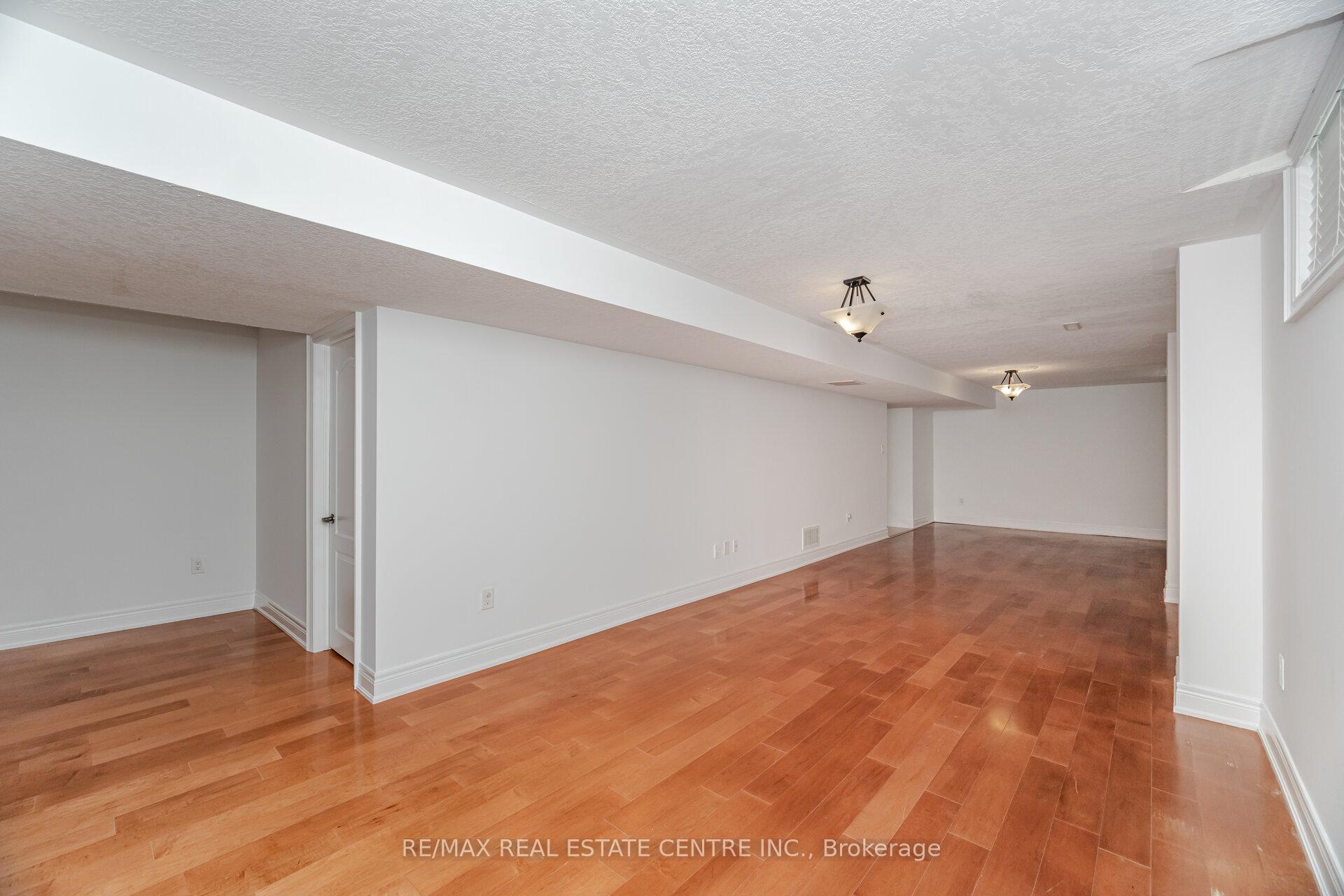 Photo 34 of 47 Regalia Way, Barrie, Innis-Shore — HOMEH