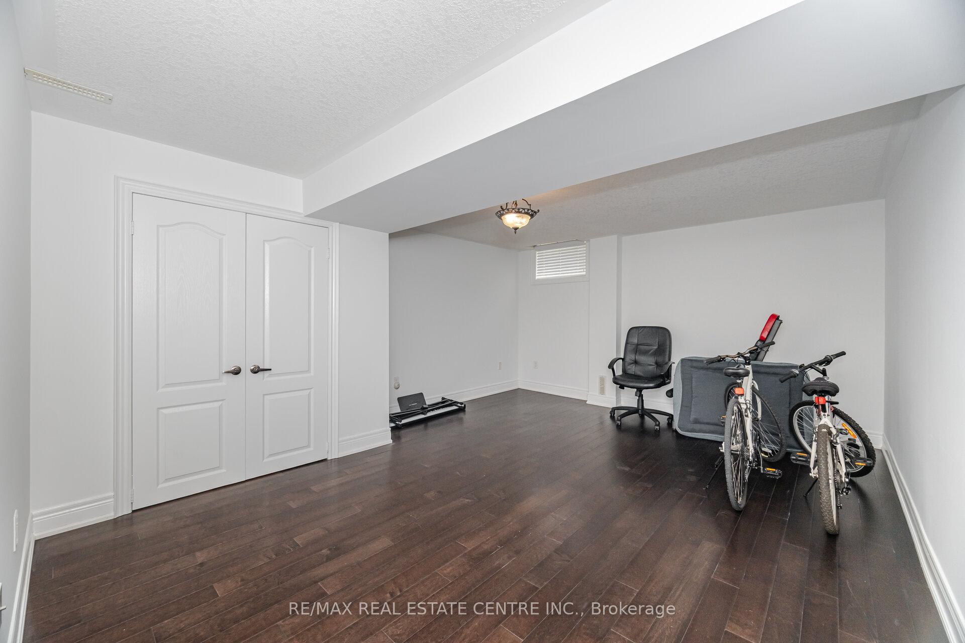 Photo 36 of 47 Regalia Way, Barrie, Innis-Shore — HOMEH