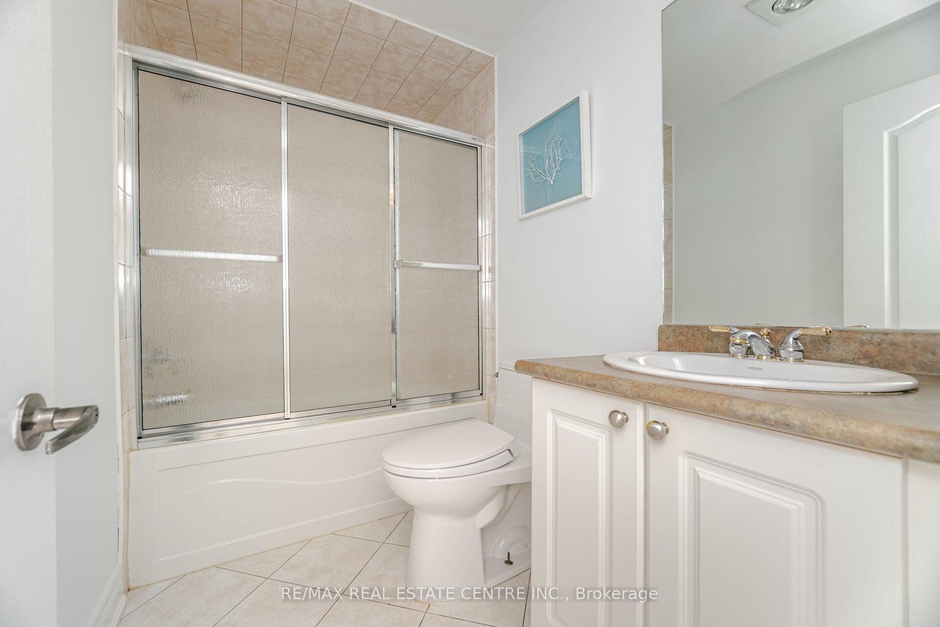 Photo 37 of 47 Regalia Way, Barrie, Innis-Shore — HOMEH