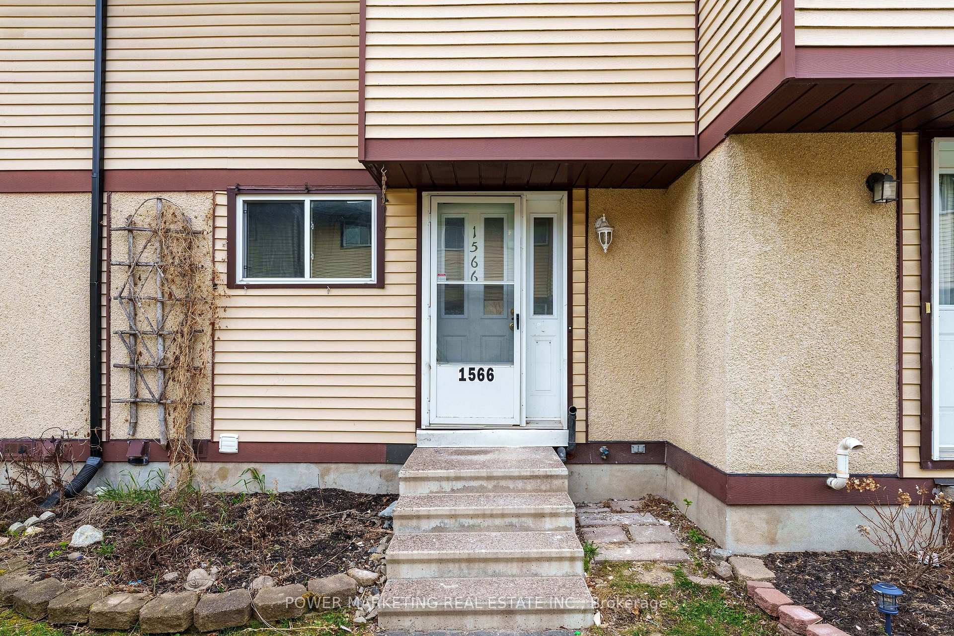 Photo 3 of 1566 Feather Lane, Ottawa, Sawmill Creek/Timbermill — HOMEH