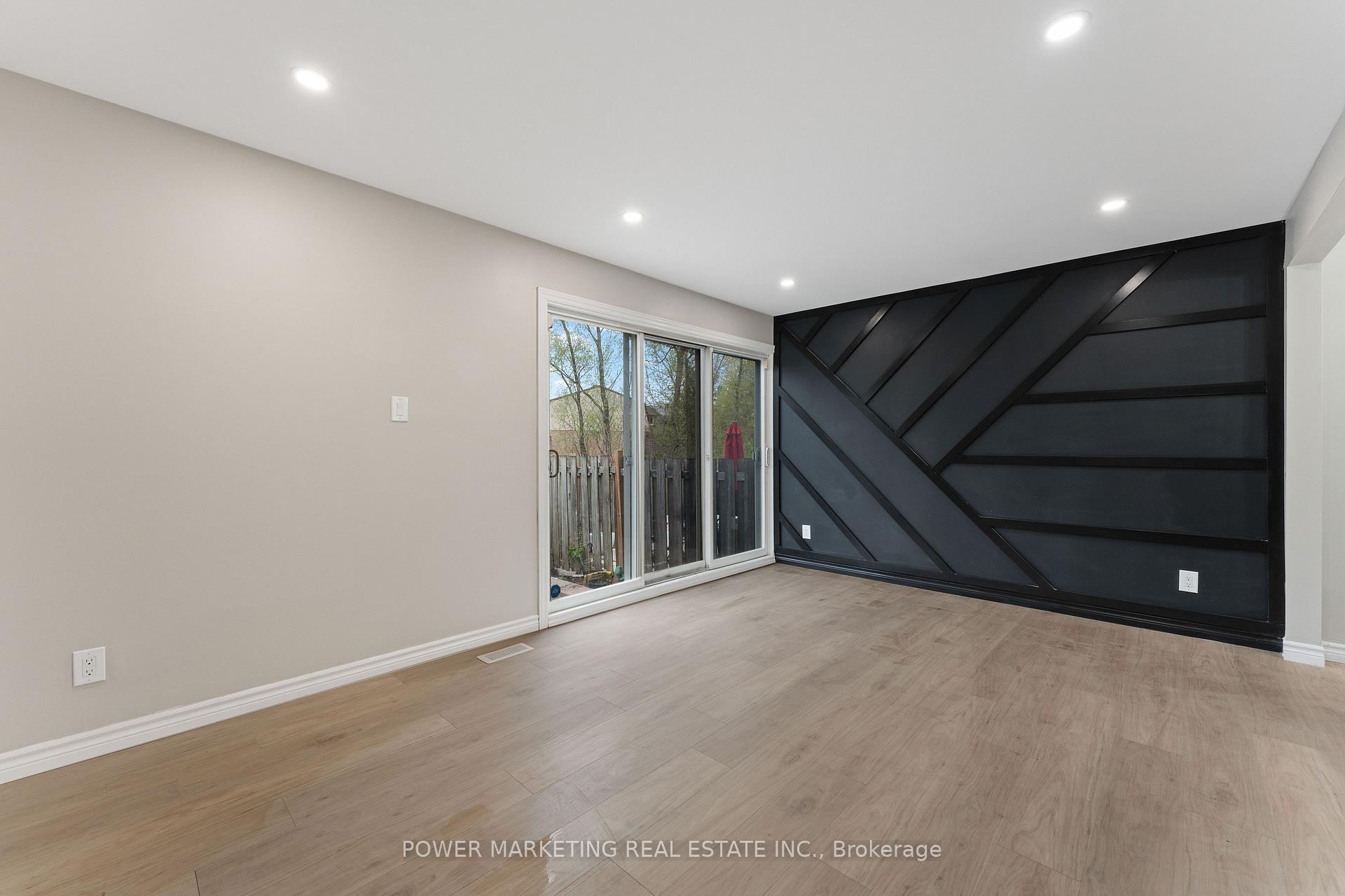 Photo 11 of 1566 Feather Lane, Ottawa, Sawmill Creek/Timbermill — HOMEH