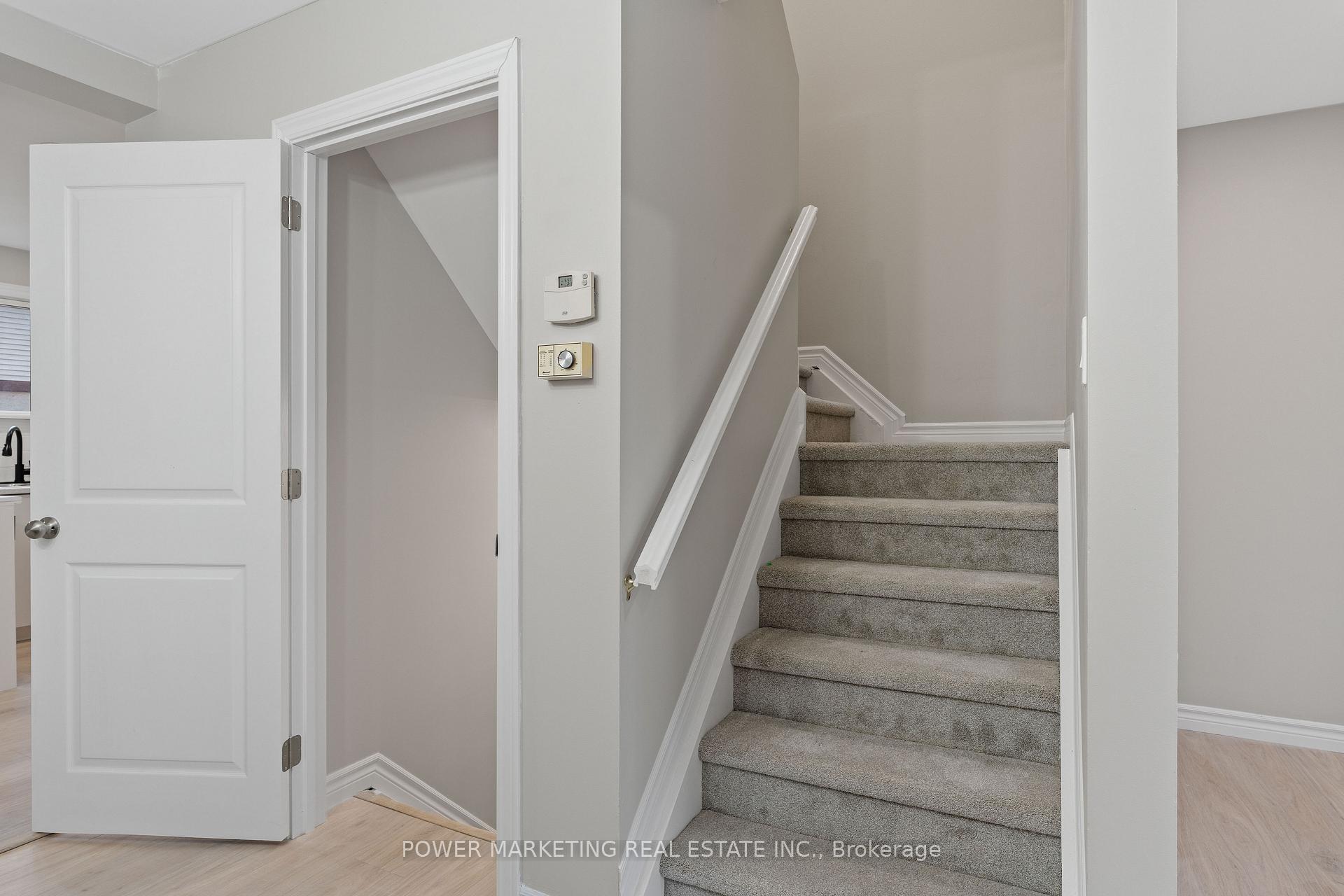 Photo 13 of 1566 Feather Lane, Ottawa, Sawmill Creek/Timbermill — HOMEH