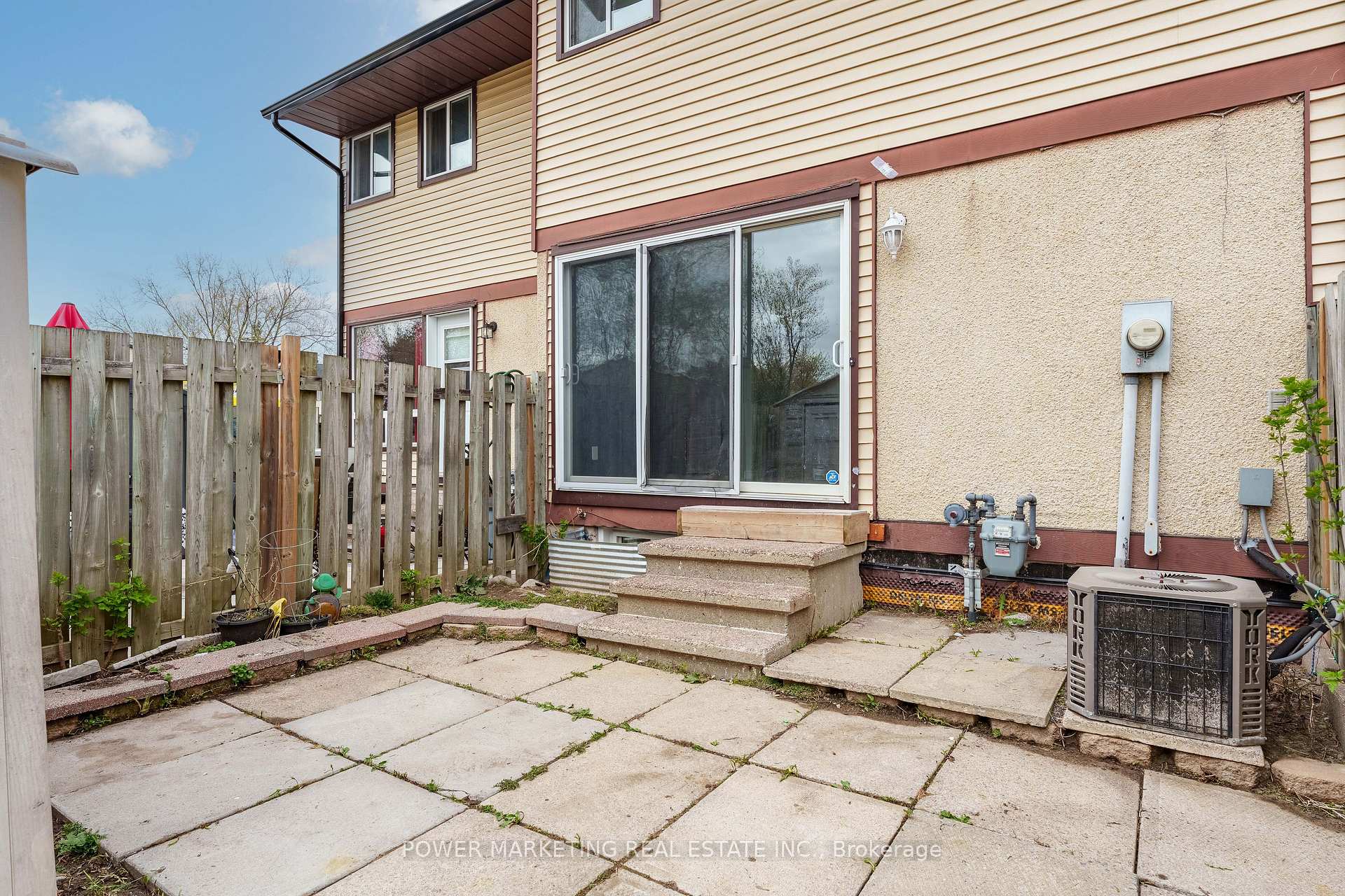 Photo 26 of 1566 Feather Lane, Ottawa, Sawmill Creek/Timbermill — HOMEH