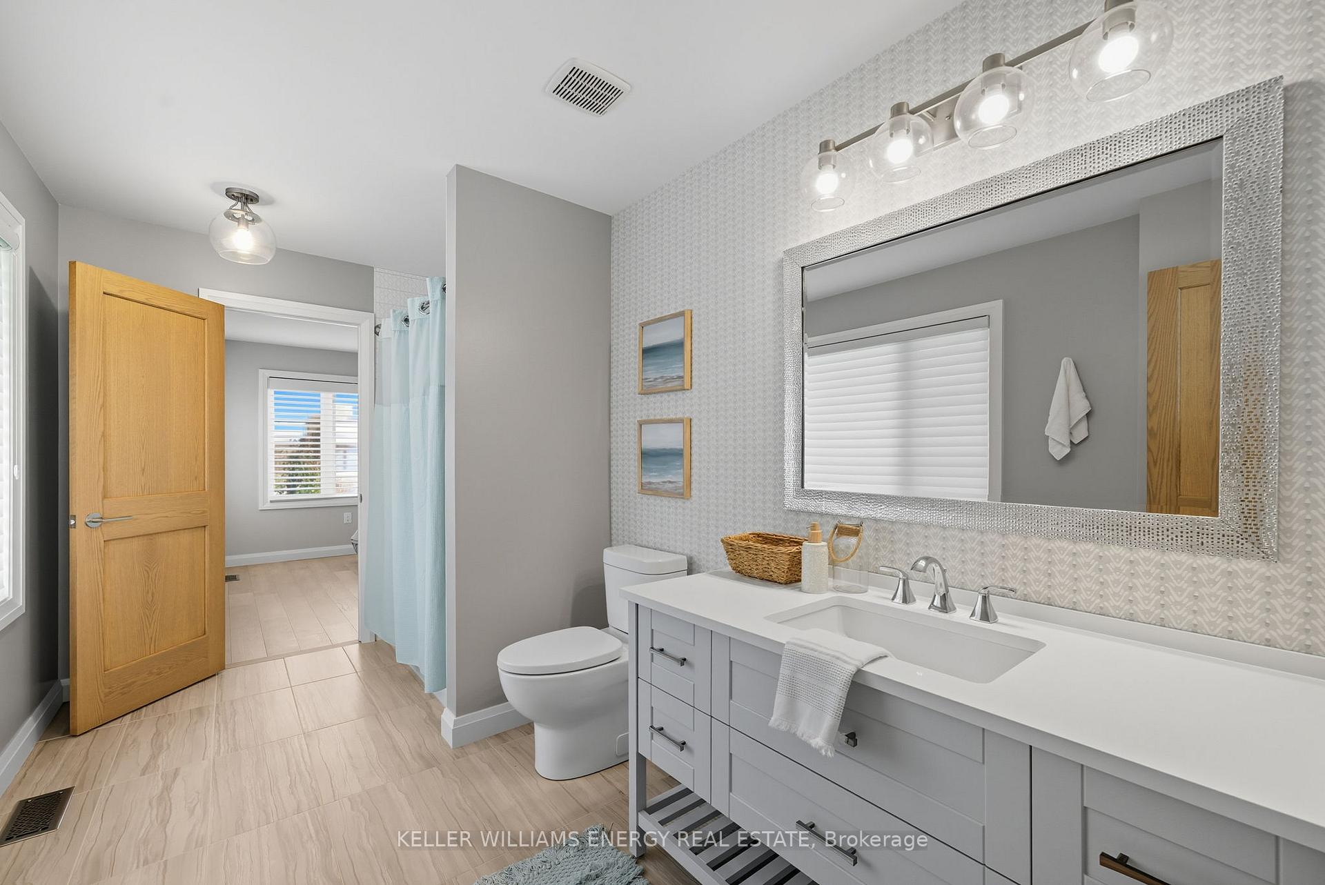 Photo 21 of 42 Yacht Drive, Clarington, Bowmanville — HOMEH