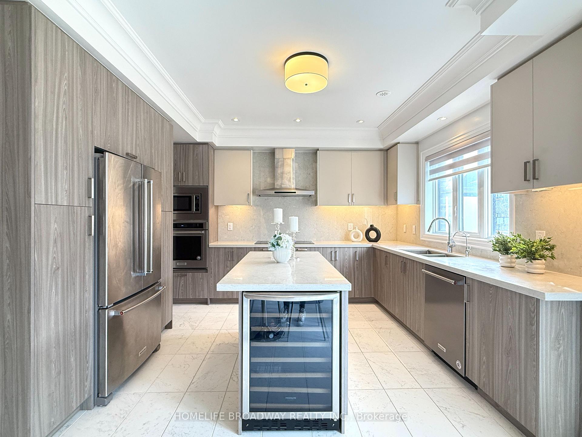 Photo 6 of 29 Gandhi Lane, Markham, Commerce Valley — HOMEH