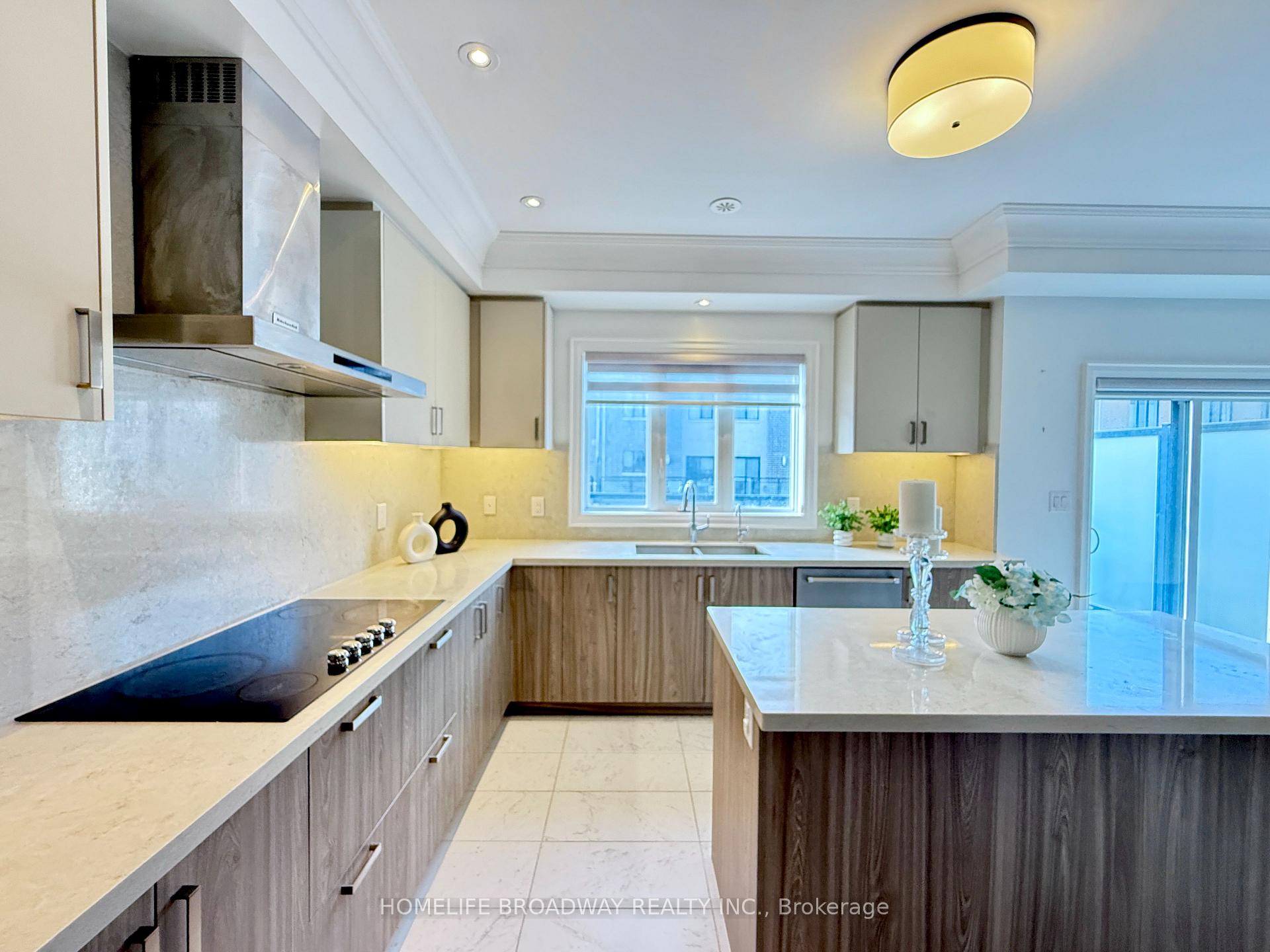 Photo 7 of 29 Gandhi Lane, Markham, Commerce Valley — HOMEH