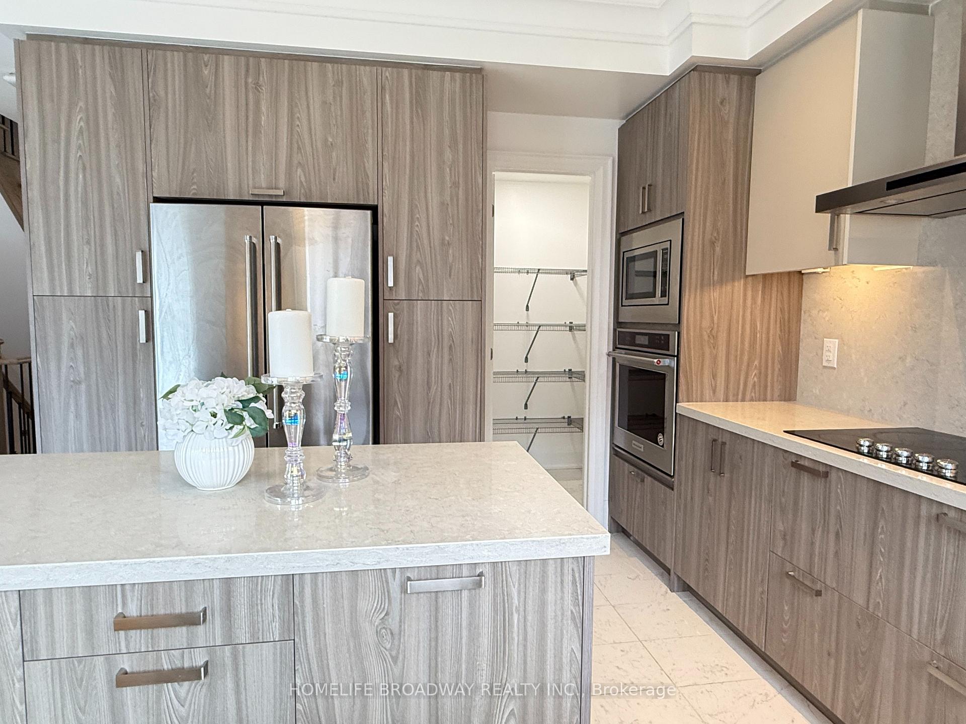 Photo 8 of 29 Gandhi Lane, Markham, Commerce Valley — HOMEH