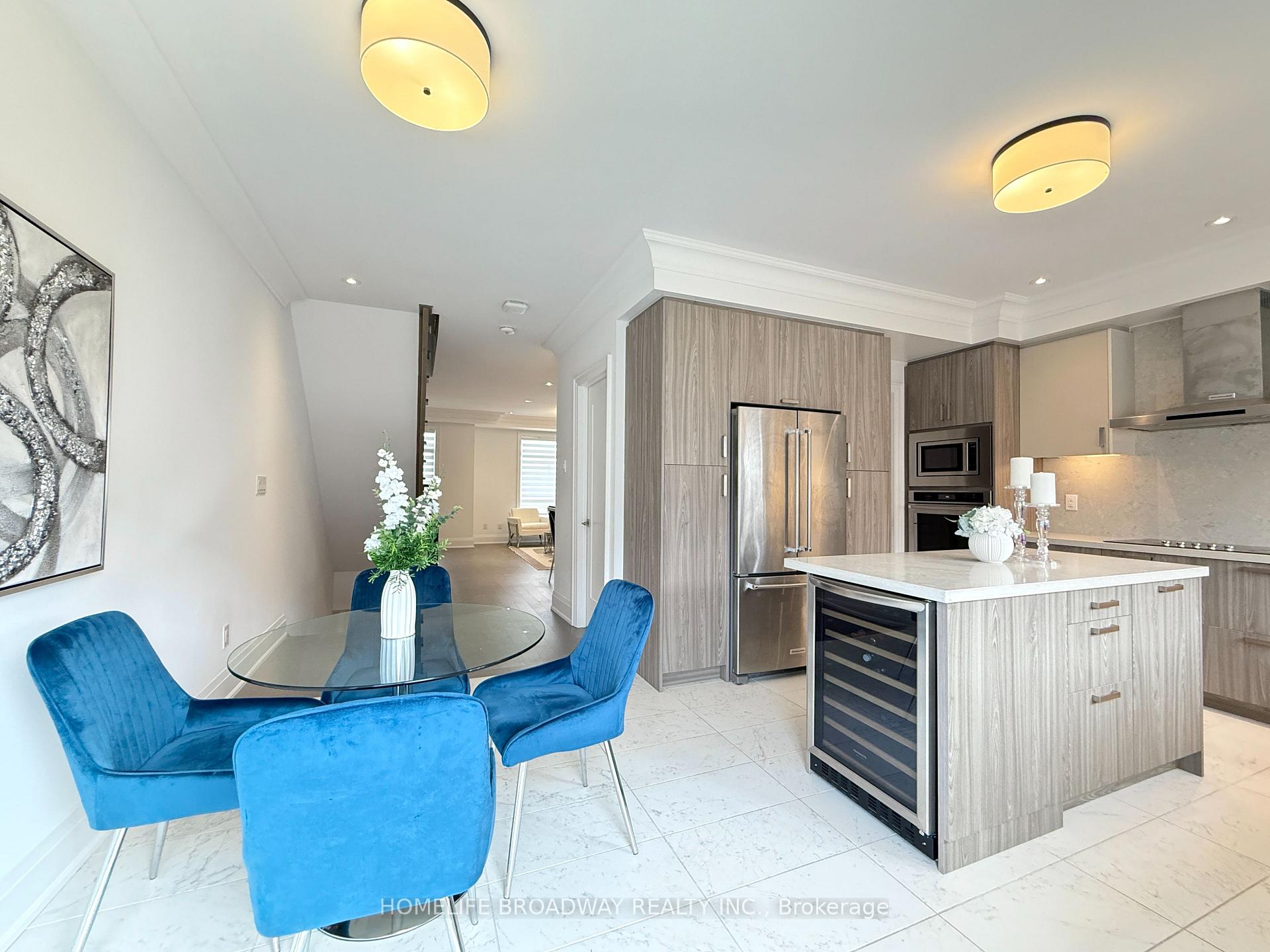 Photo 9 of 29 Gandhi Lane, Markham, Commerce Valley — HOMEH